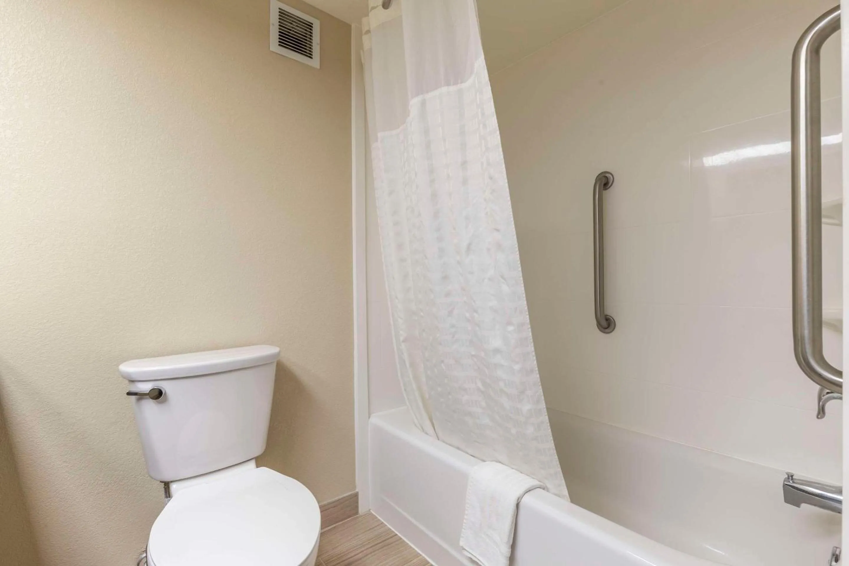 Bedroom in Comfort Inn near Downtown & Blue Ridge PKWY