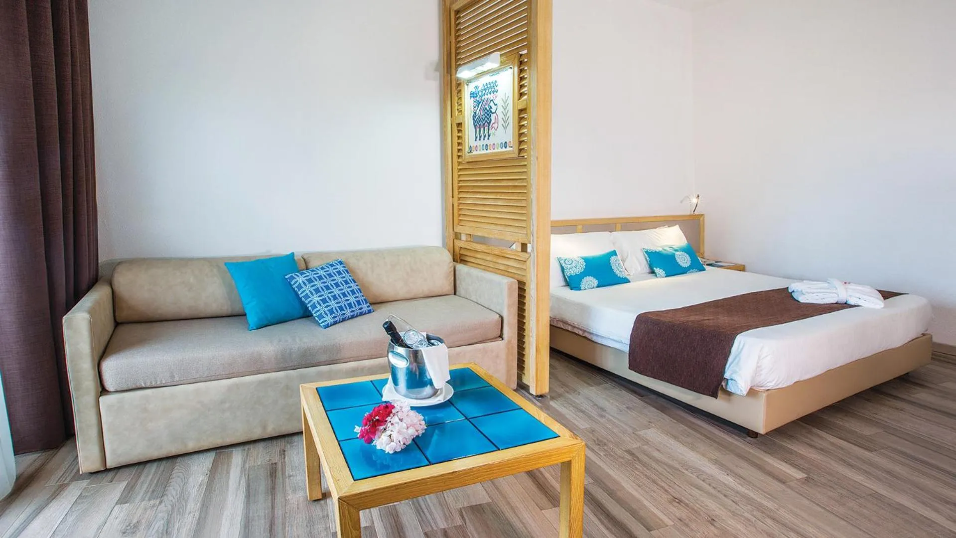 Photo of the whole room, Bed in Baia di Conte Resort