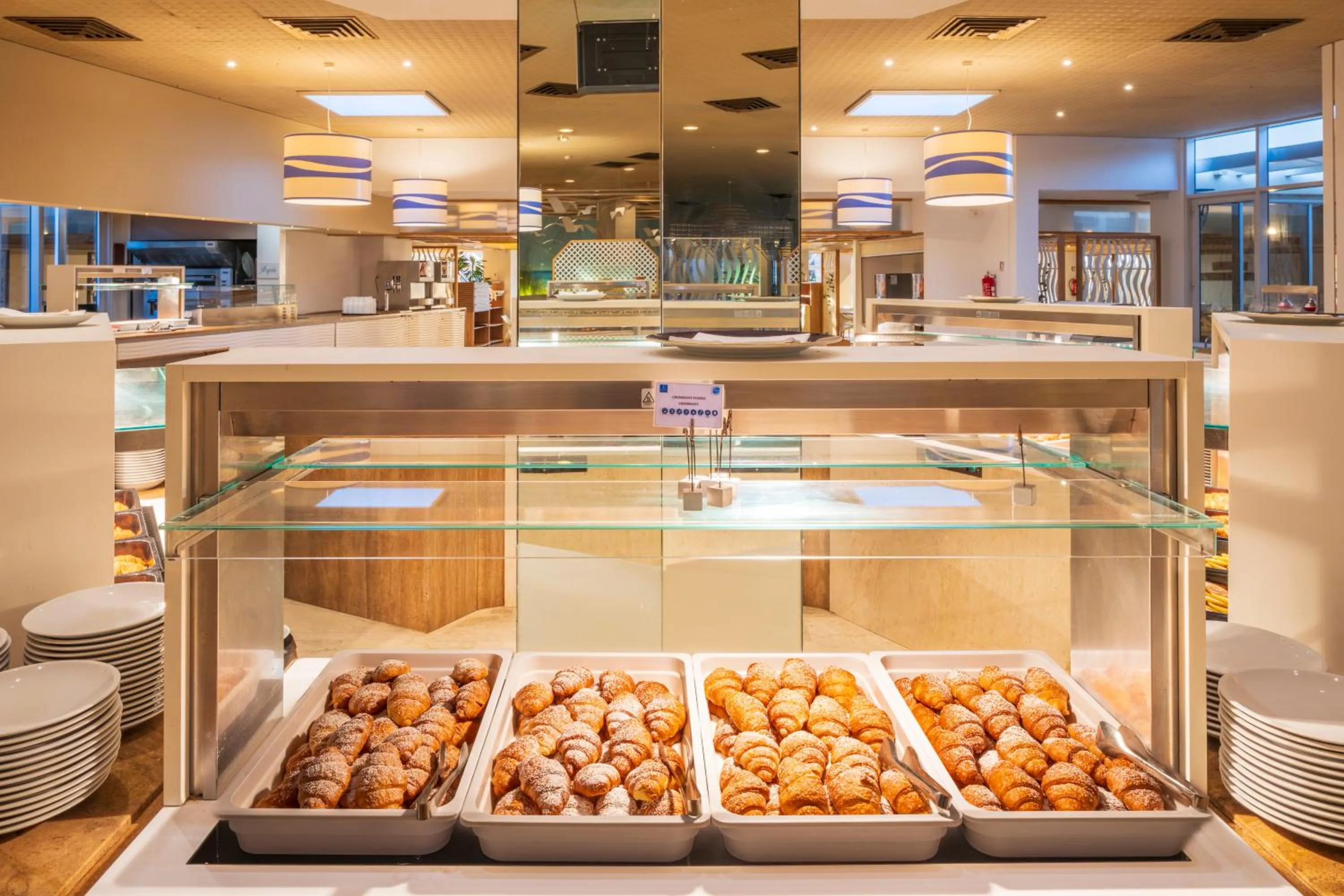 Food and drinks in Hotel Baia di Conte Club & Resort