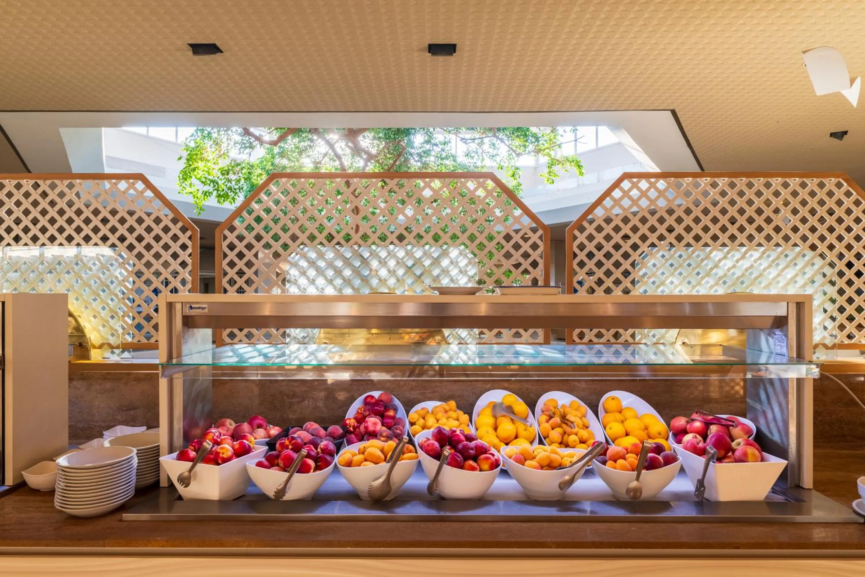 Food and drinks in Hotel Baia di Conte Club & Resort