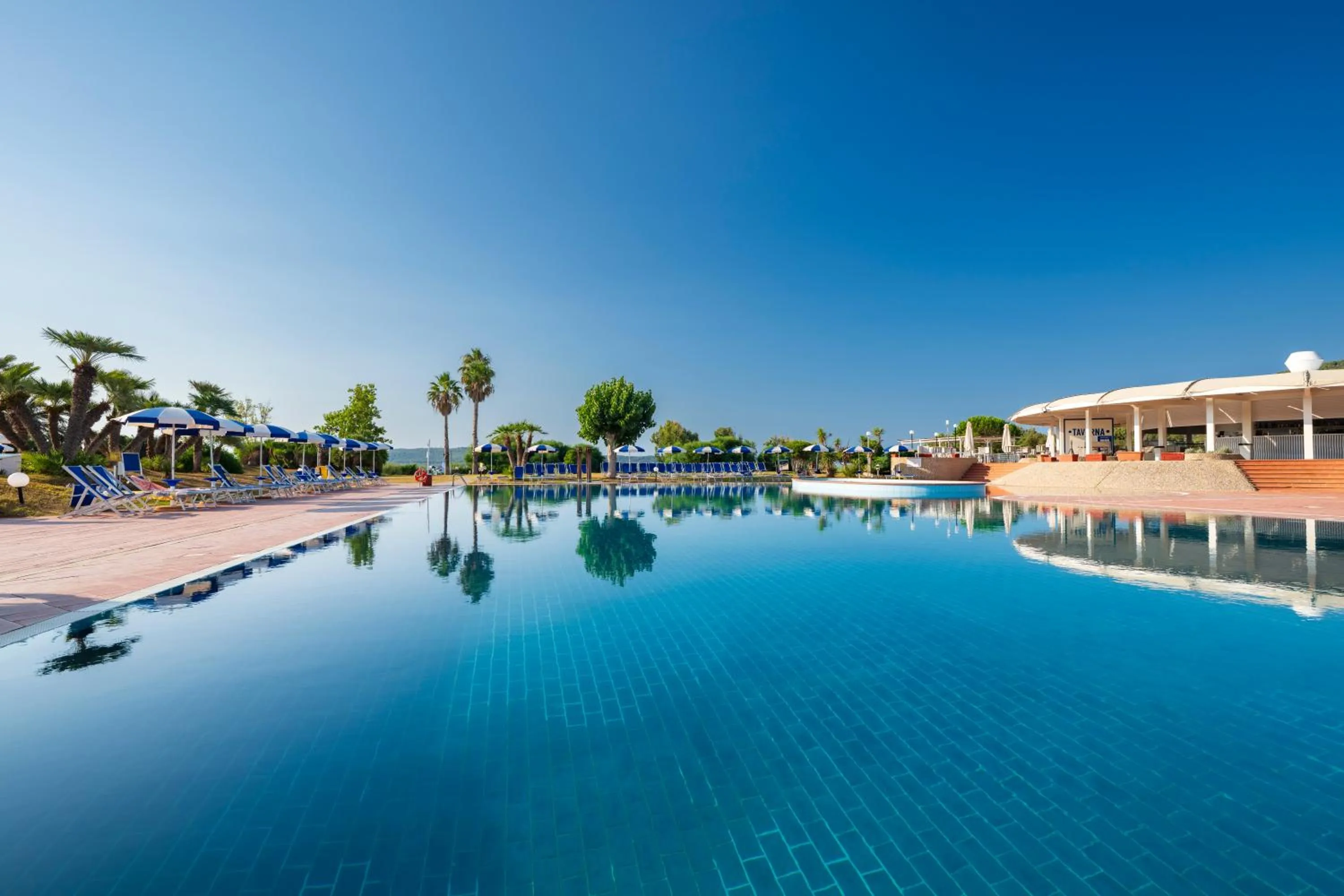 Day in Hotel Baia di Conte Club & Resort