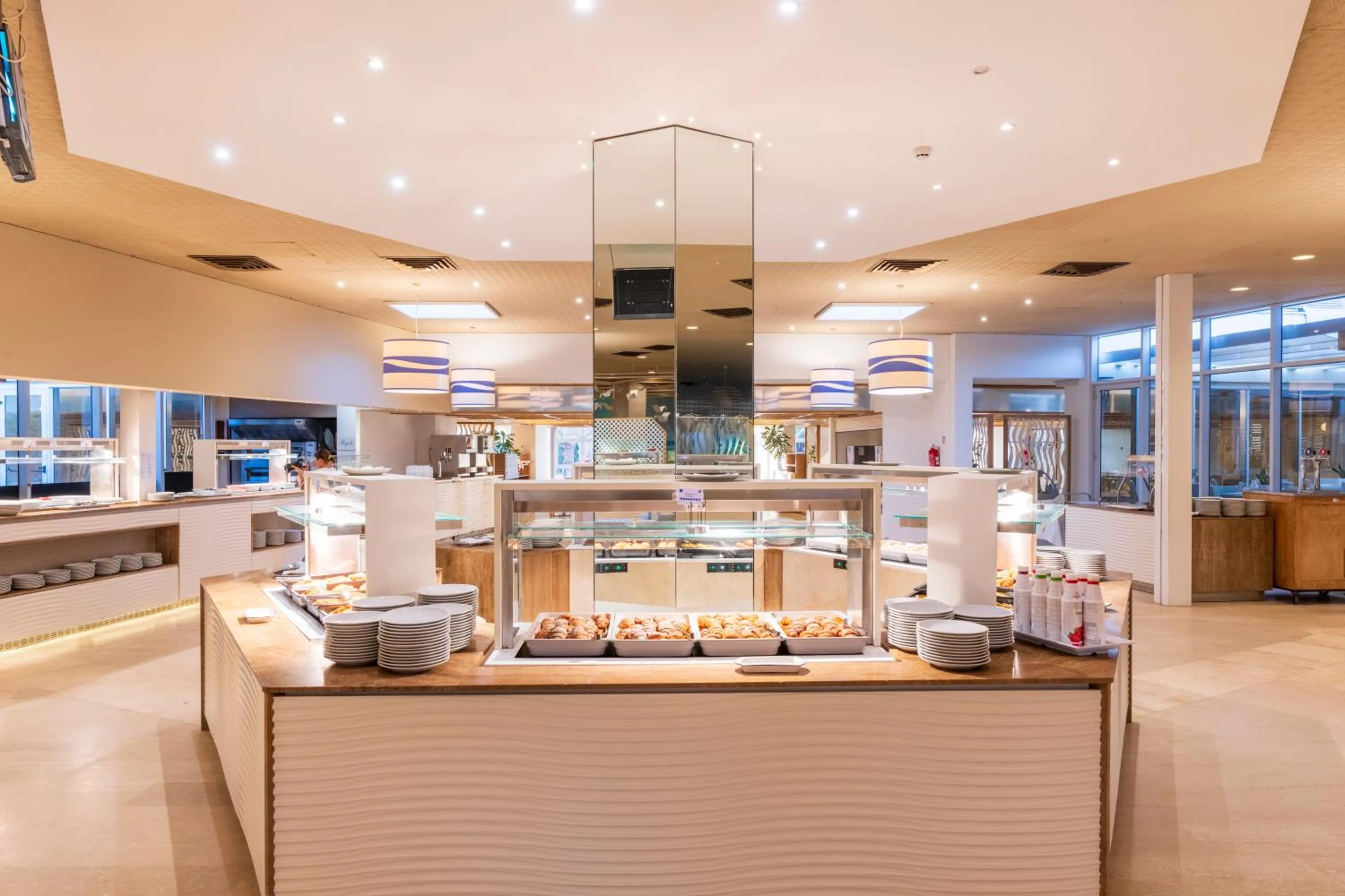 Food and drinks in Hotel Baia di Conte Club & Resort