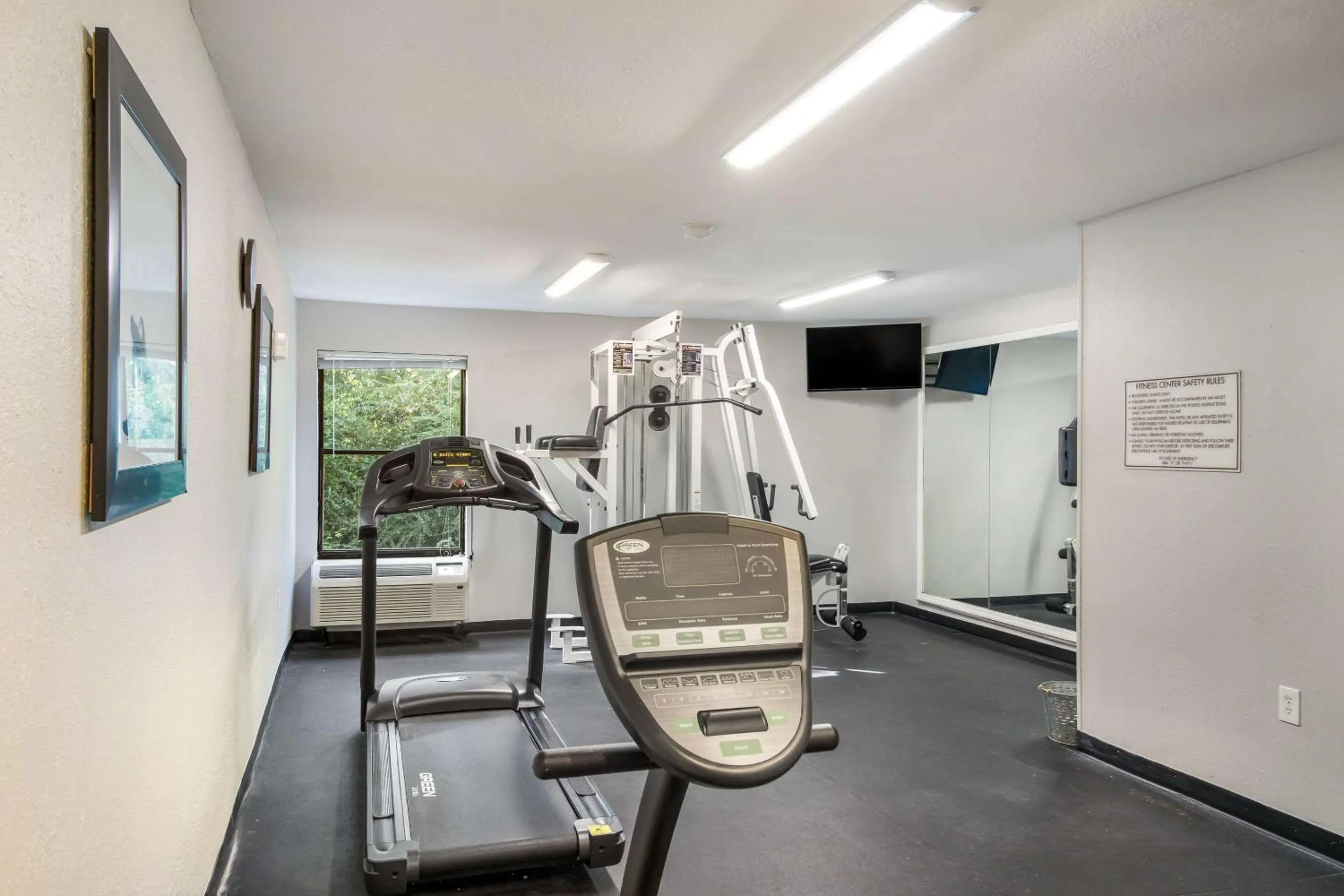Fitness centre/facilities in Quality Inn near MCAS Cherry Point