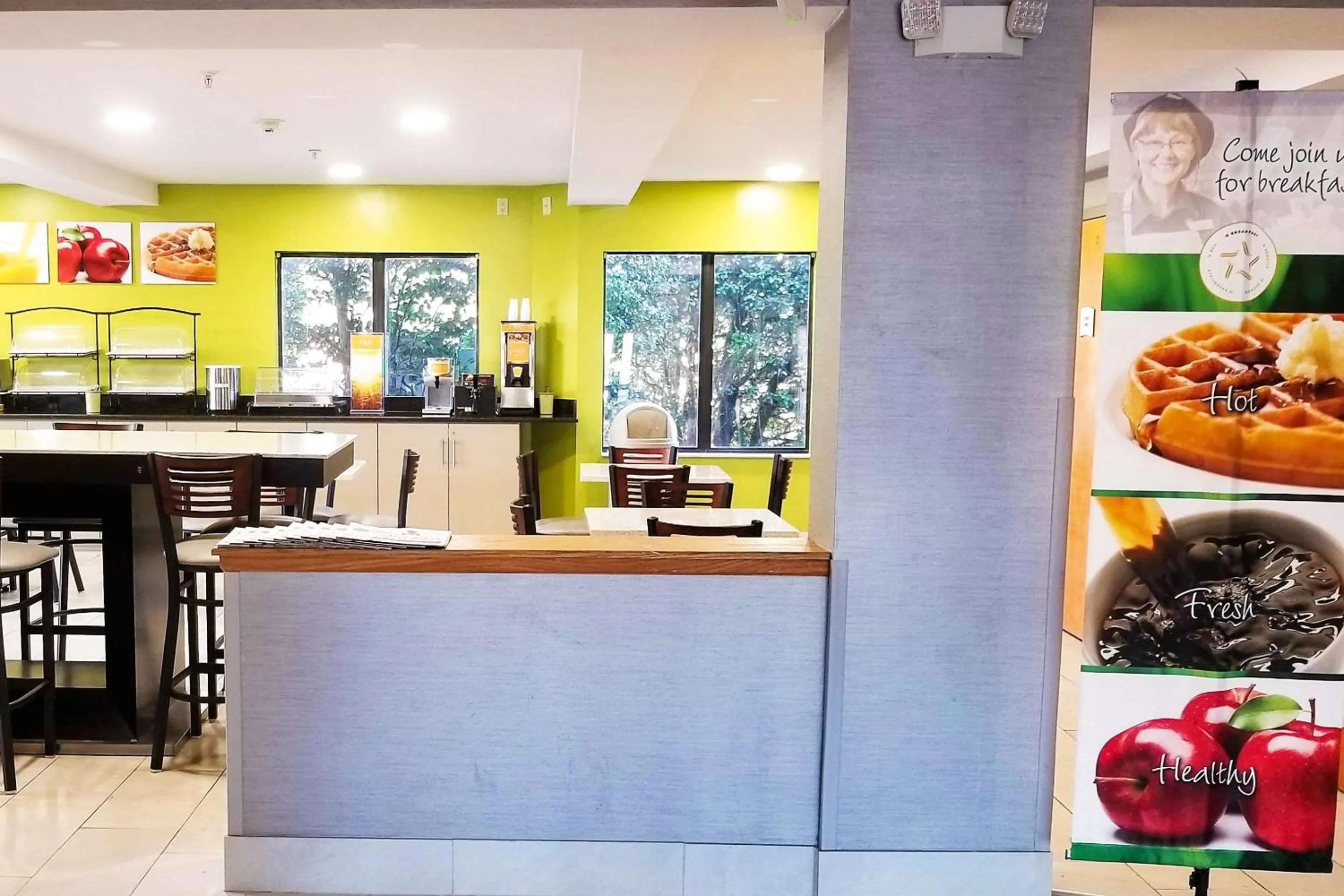 Restaurant/places to eat in Quality Inn & Suites Raleigh North