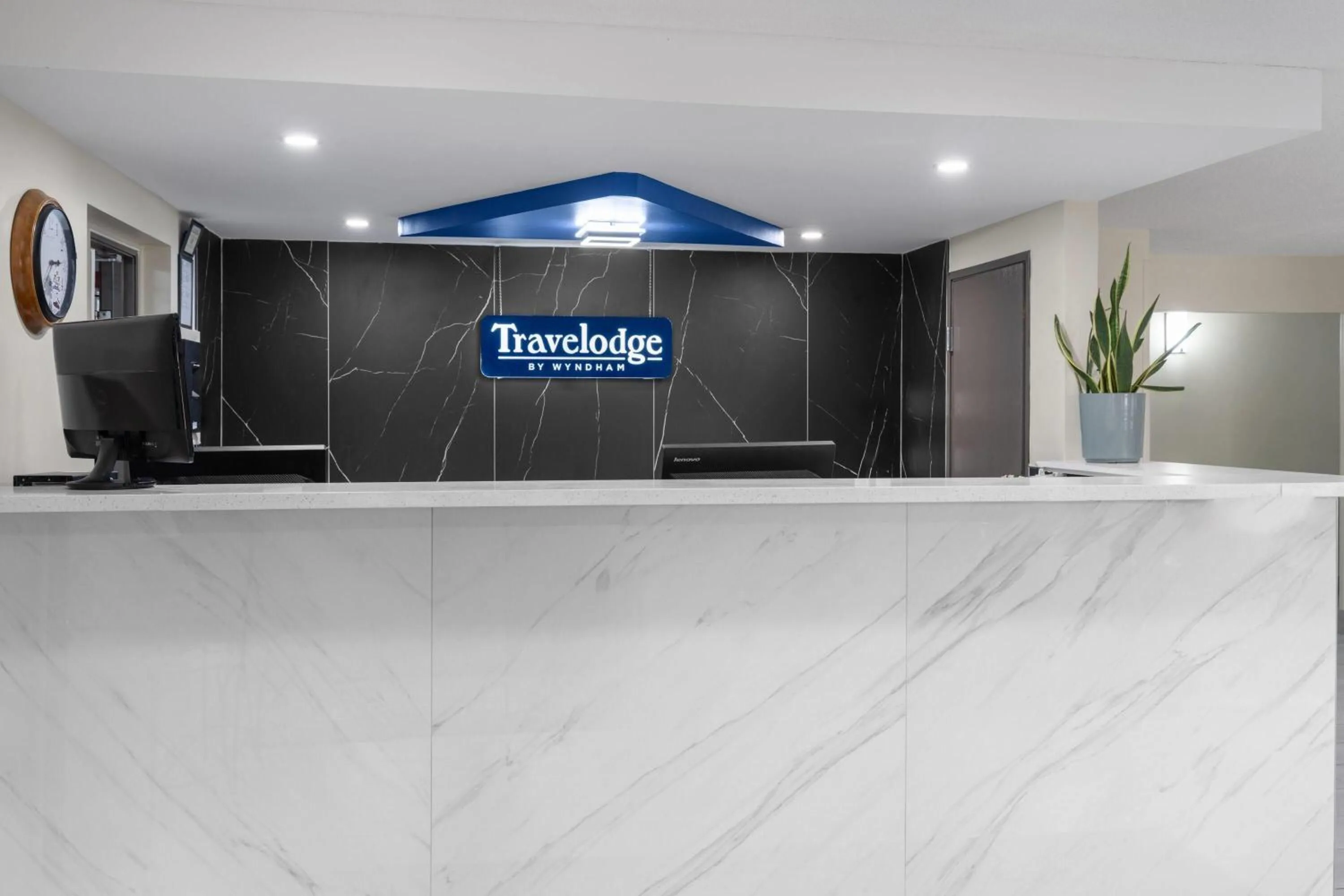 Lobby or reception in Travelodge by Wyndham Fargo