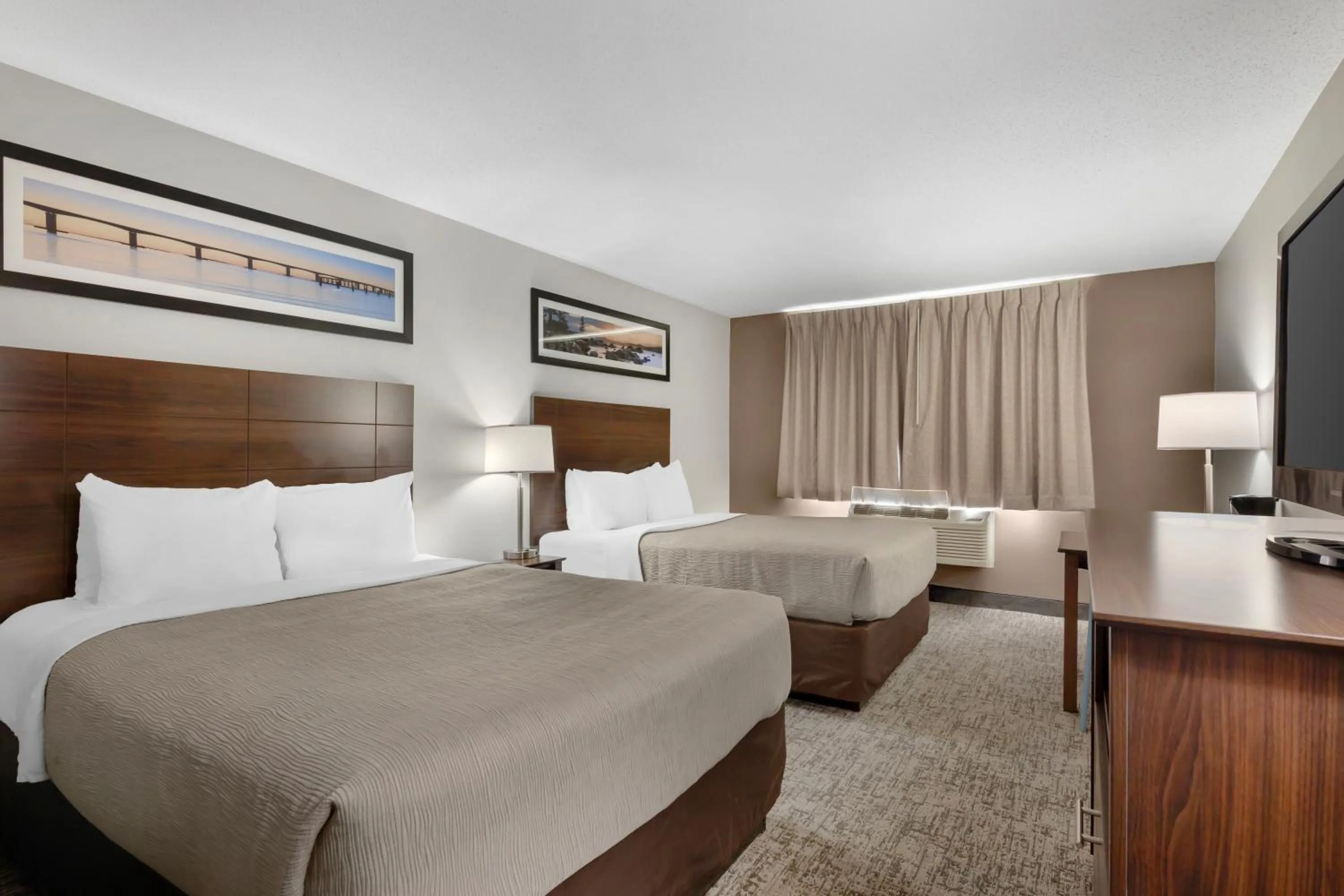 Photo of the whole room, Bed in Quality Inn Columbia Mall