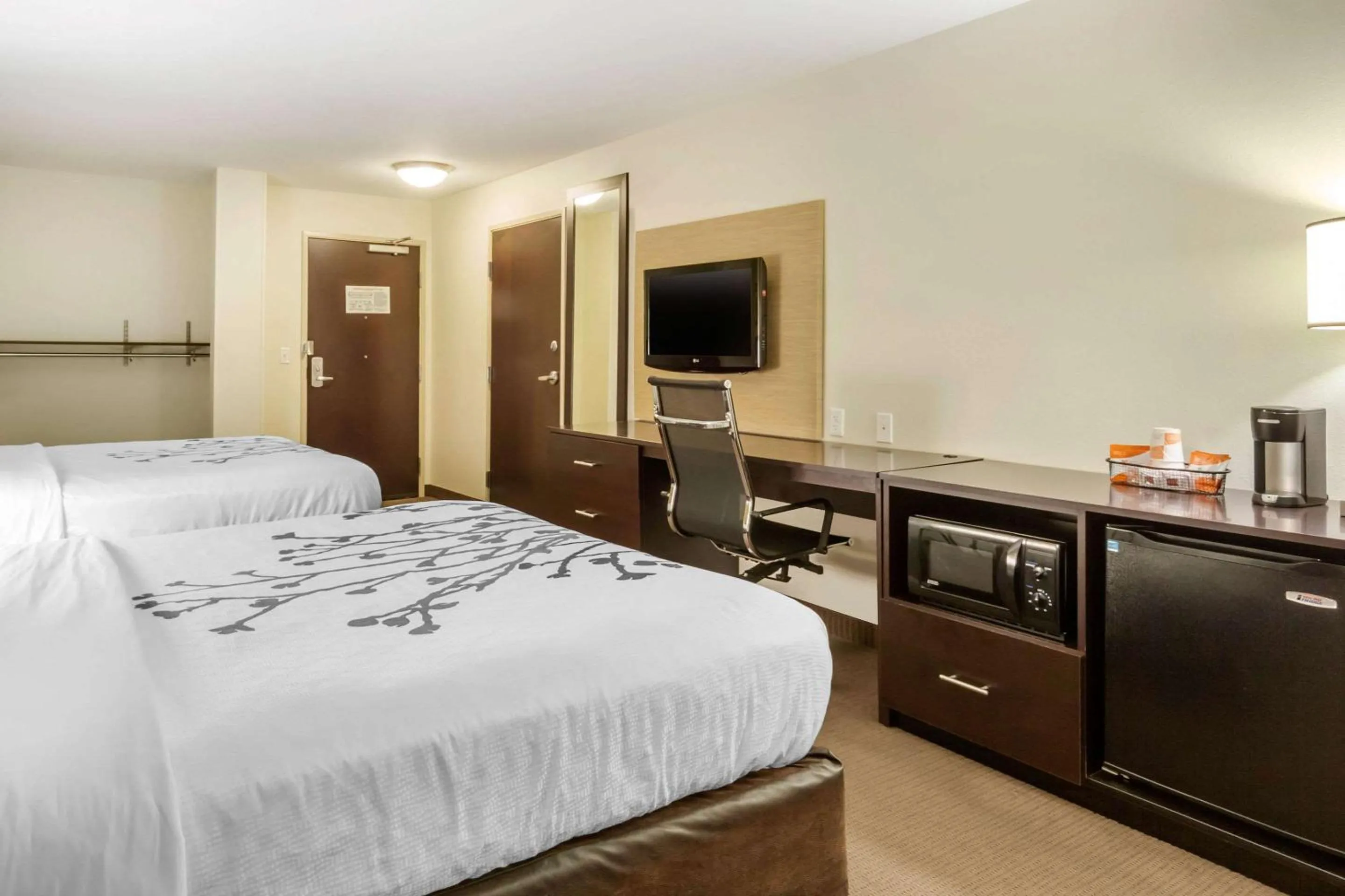 Bedroom, Bed in Sleep Inn & Suites Grand Forks Near Alerus Center