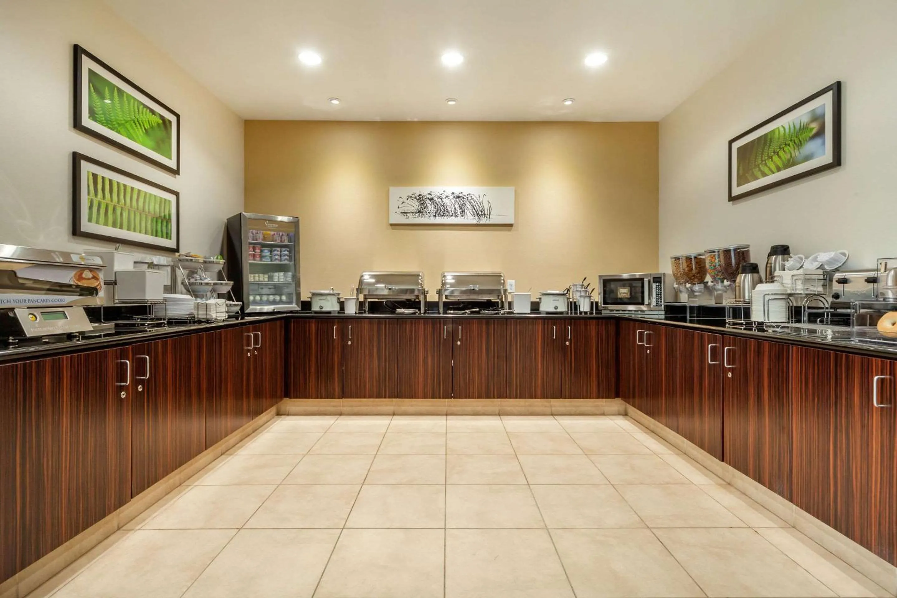 Breakfast in Sleep Inn & Suites Grand Forks Near Alerus Center