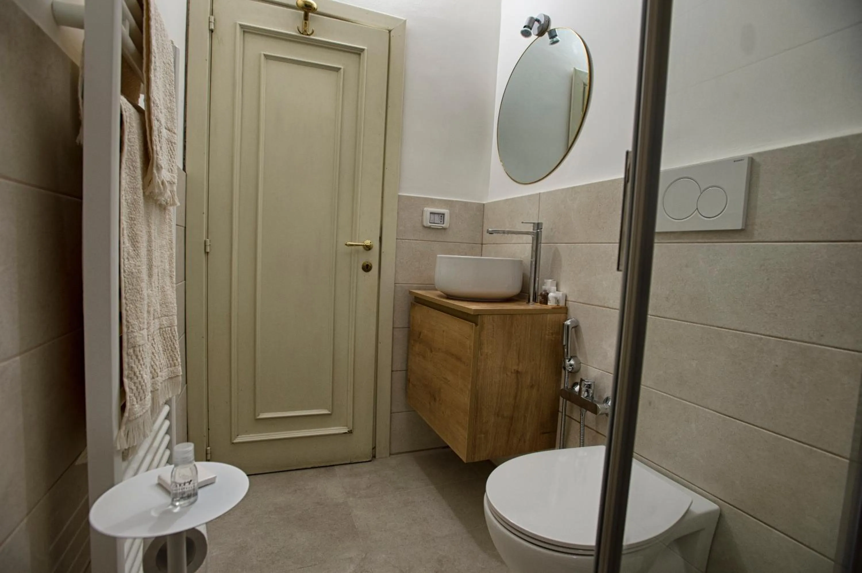 Shower in La Giuggiola Sweet Home