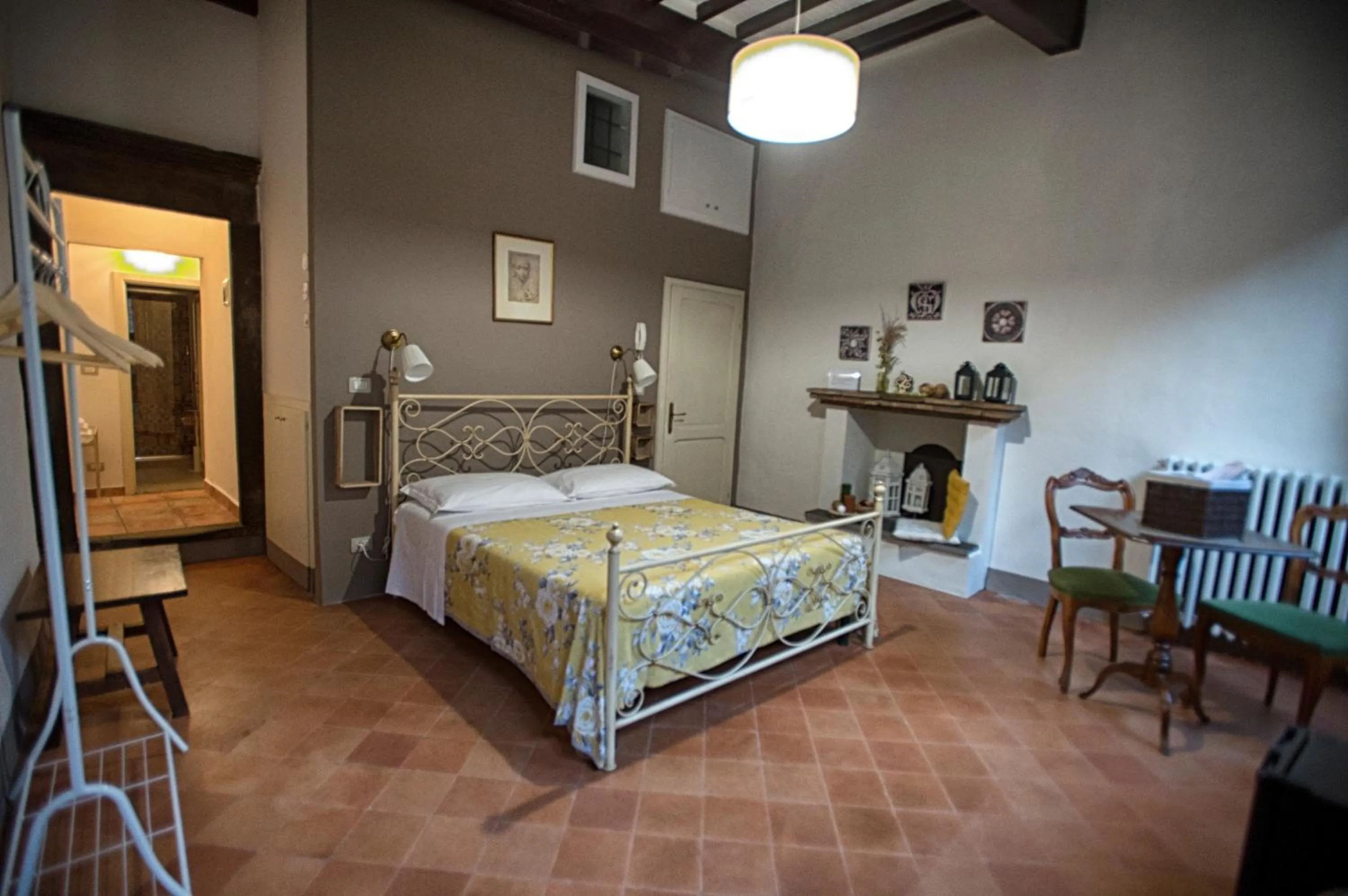 Photo of the whole room, Bed in La Giuggiola Sweet Home