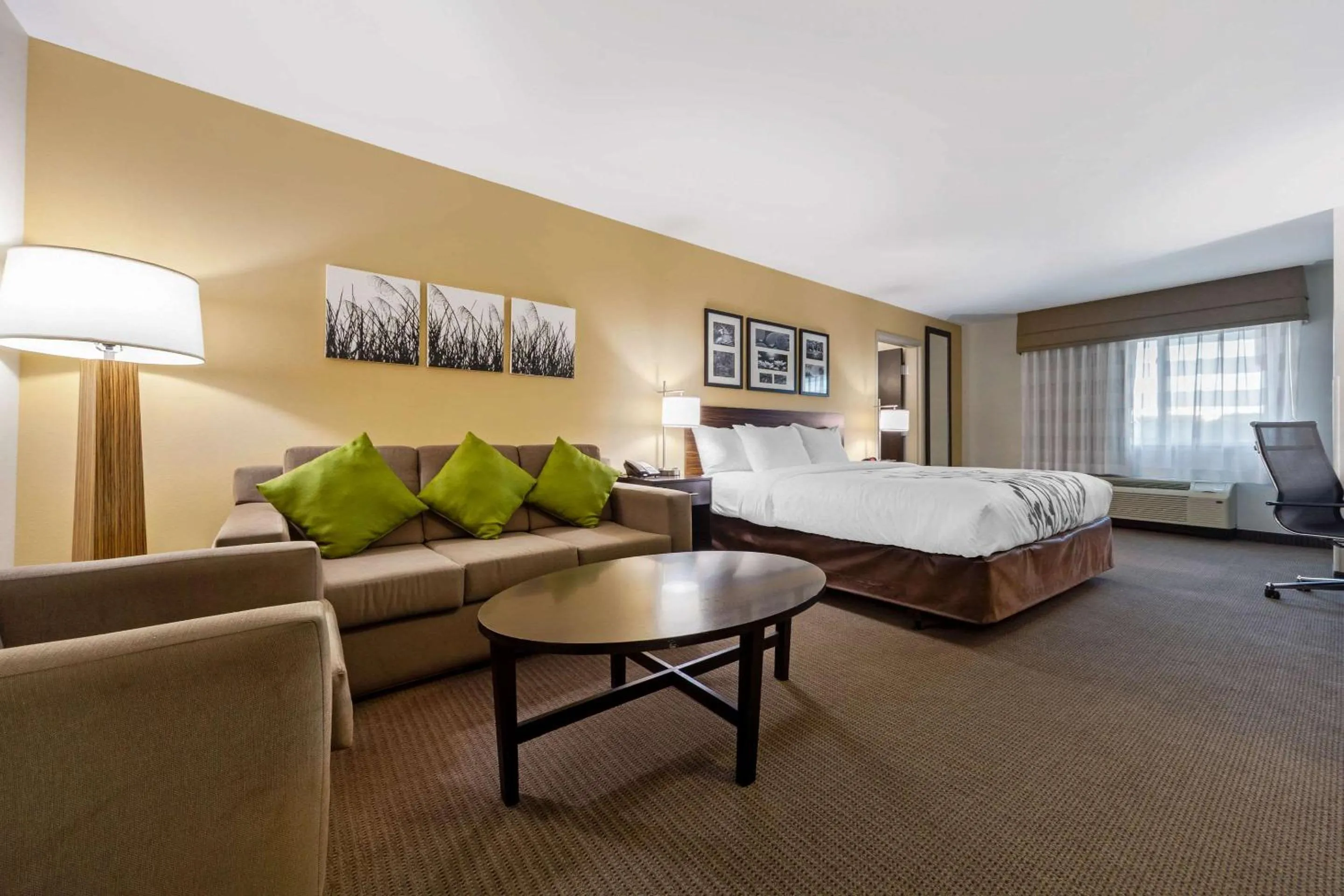 Bedroom, Bed in Sleep Inn & Suites Bismarck I-94