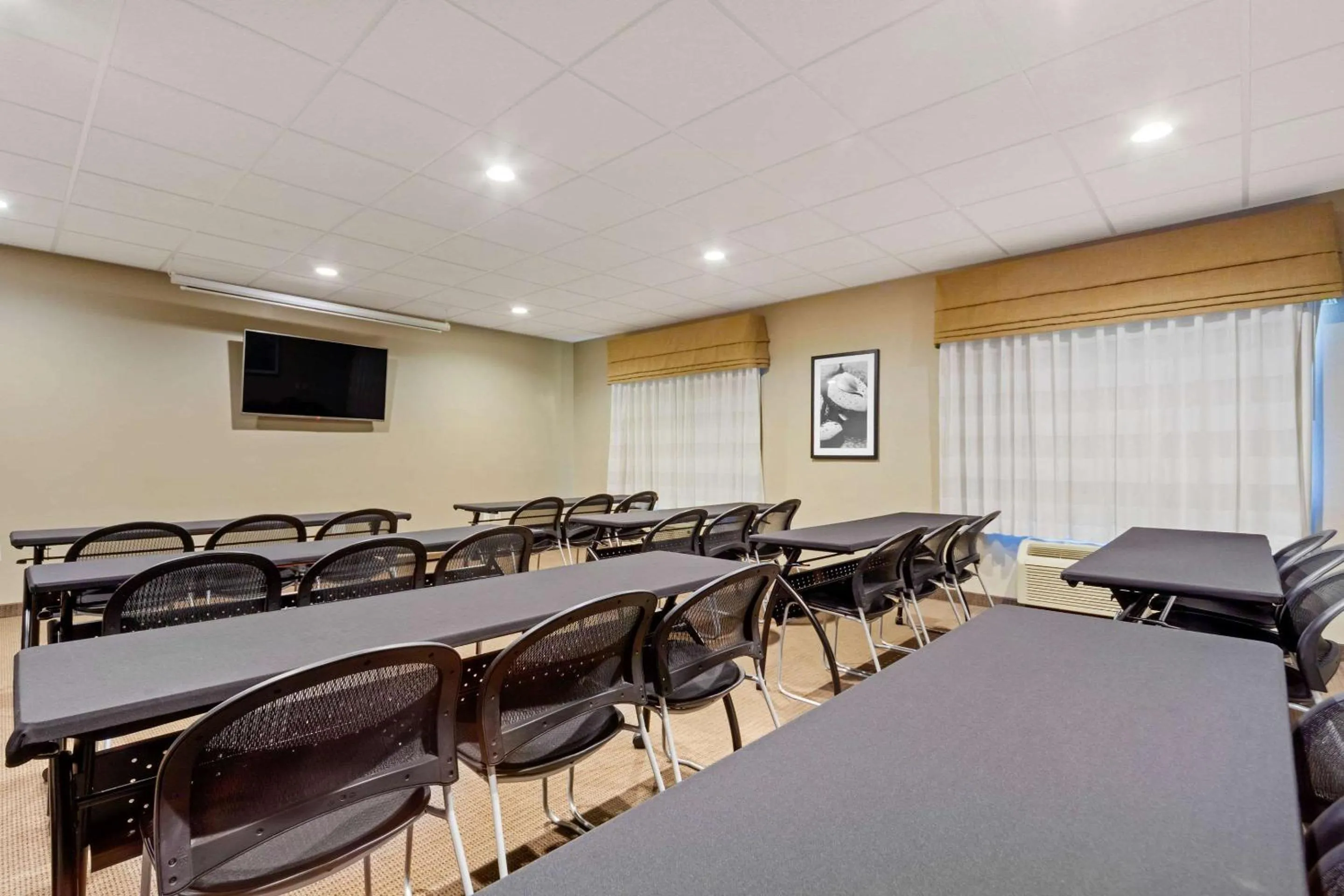 Meeting/conference room in Sleep Inn & Suites Bismarck I-94