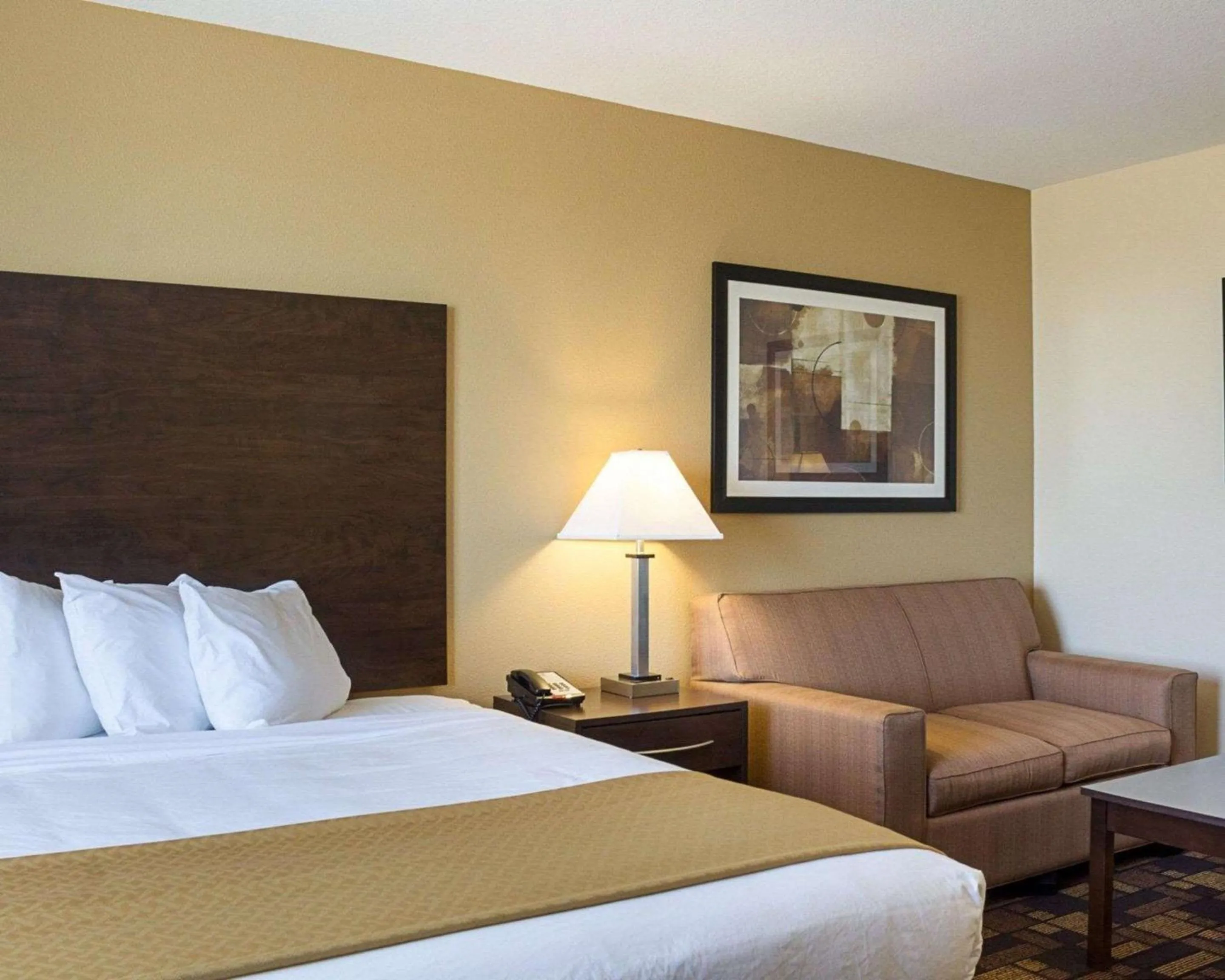 Photo of the whole room, Bed in Quality Inn & Suites Minot North