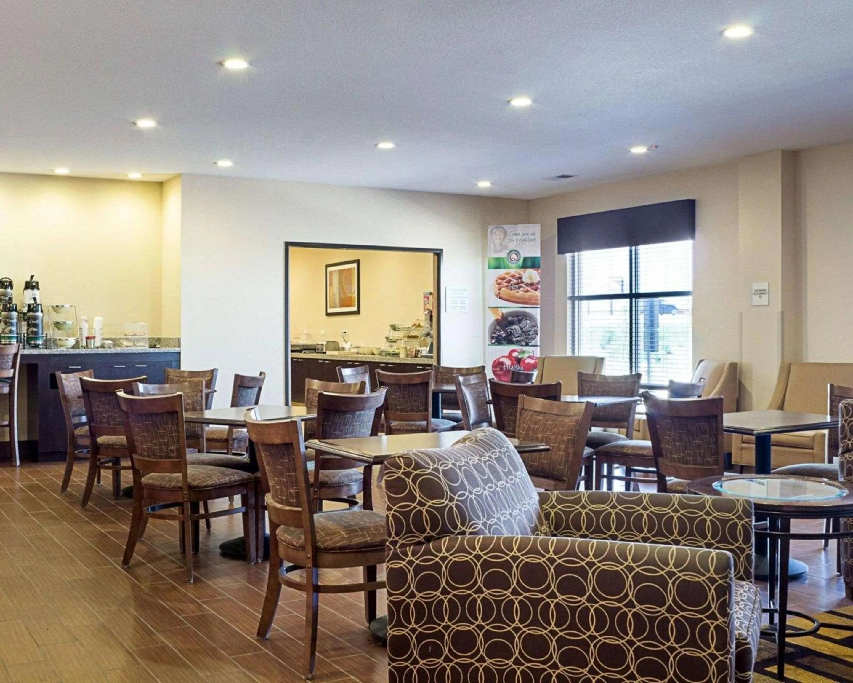 Restaurant/places to eat in Quality Inn & Suites Minot North