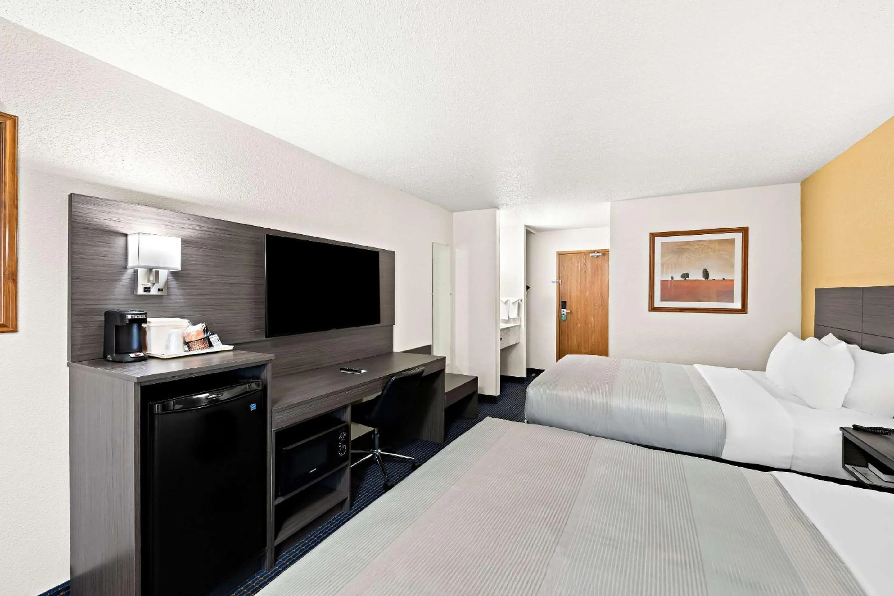 Bedroom, Bed in Quality Inn