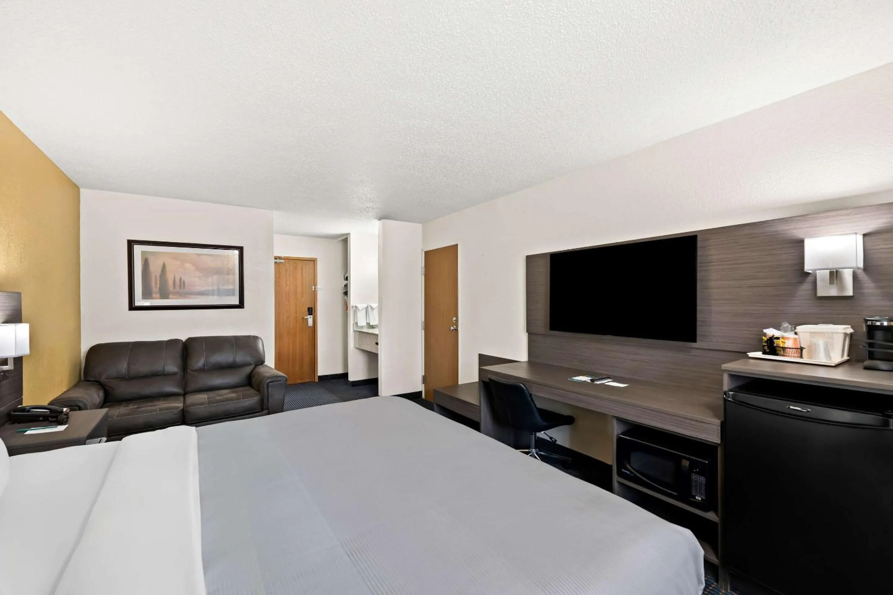 Bedroom, Bed in Quality Inn