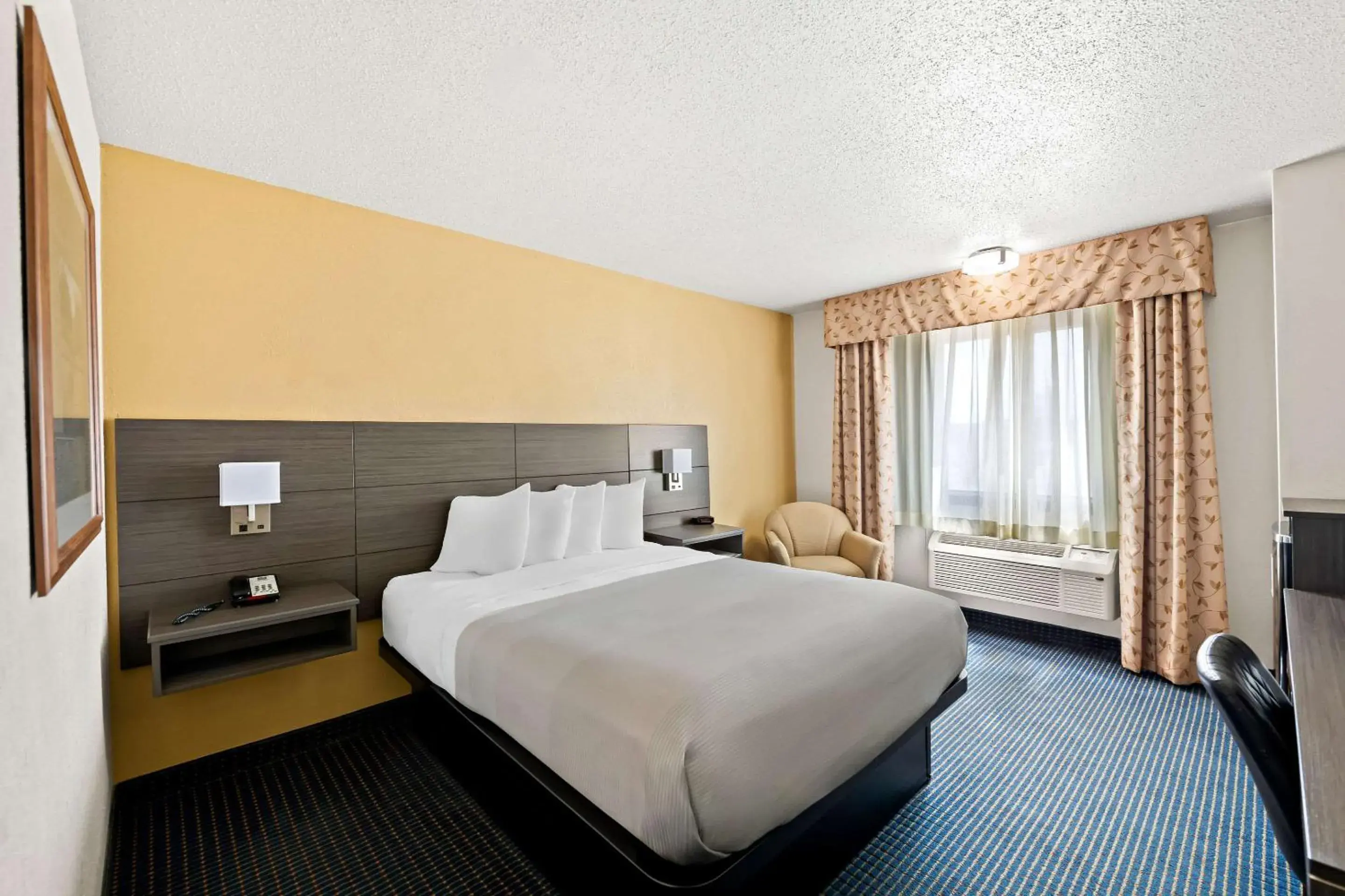 Standard Queen Room - Non-Smoking in Quality Inn Standard Queen Room - Non-Smoking in Quality Inn