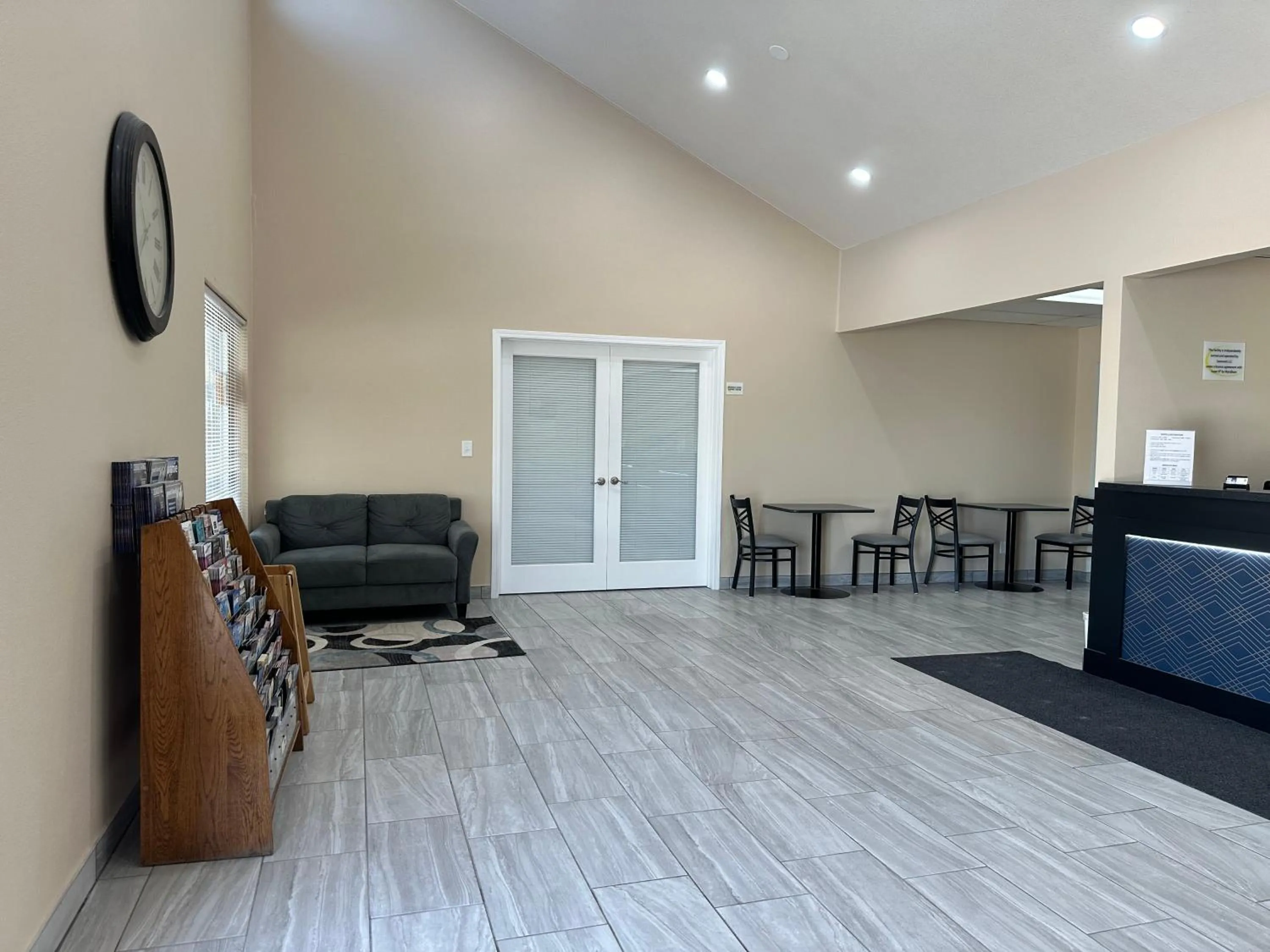 Seating area in Super 8 by Wyndham Grand Island