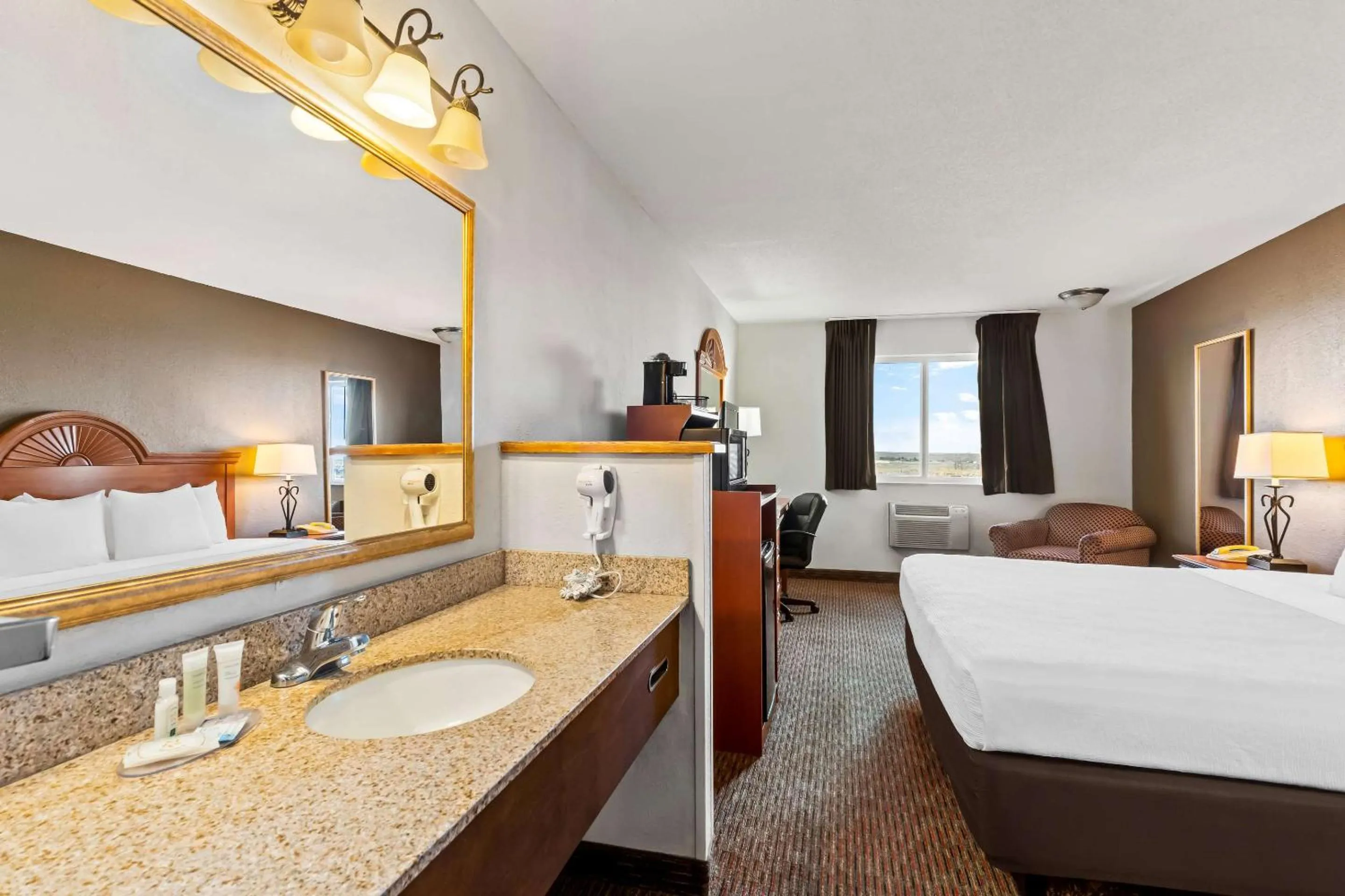 Bedroom, Bed in Quality Inn Sidney I-80