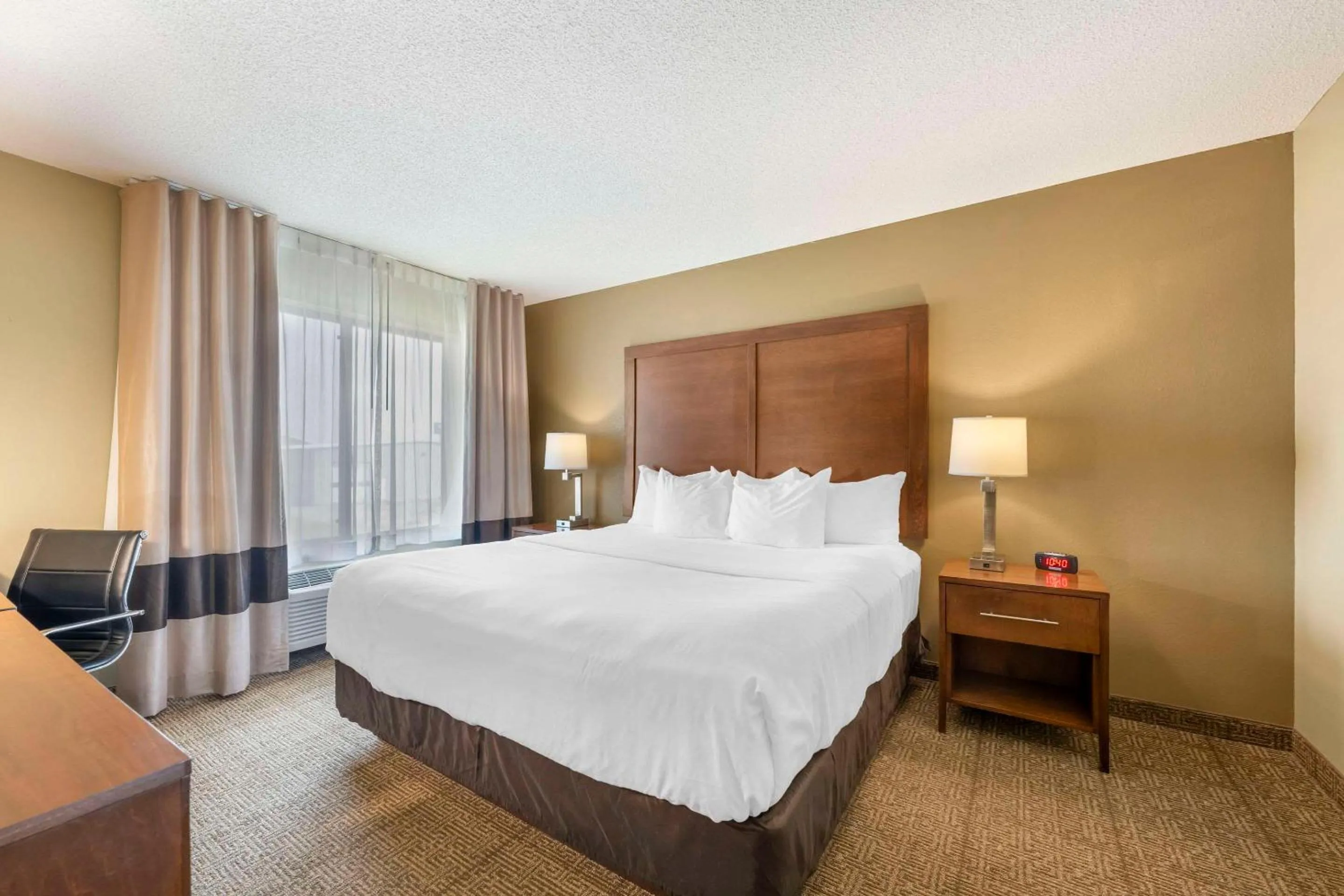 Bedroom, Bed in Comfort Inn Lexington