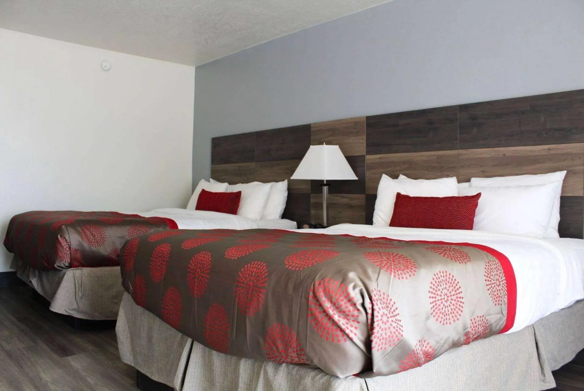 Photo of the whole room, Bed in Ramada by Wyndham North Platte