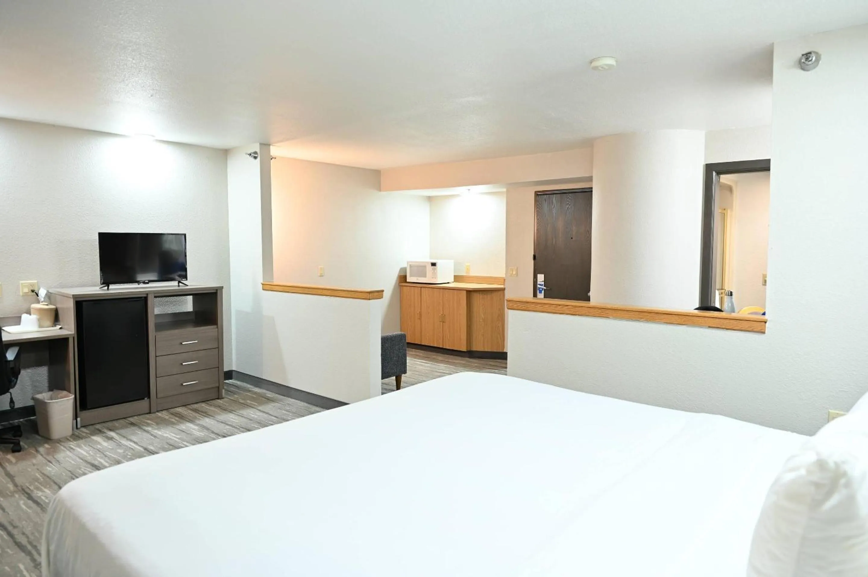 Bedroom, Bed in Rodeway Inn