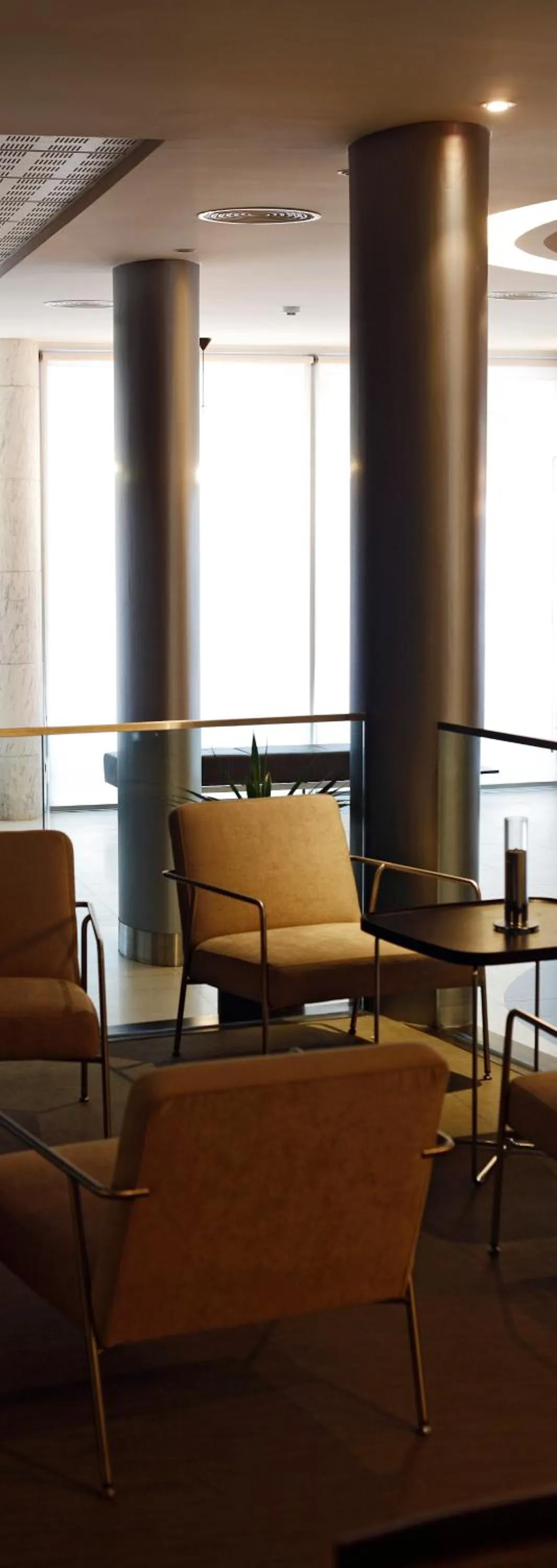 Restaurant/places to eat in Hotel Praia