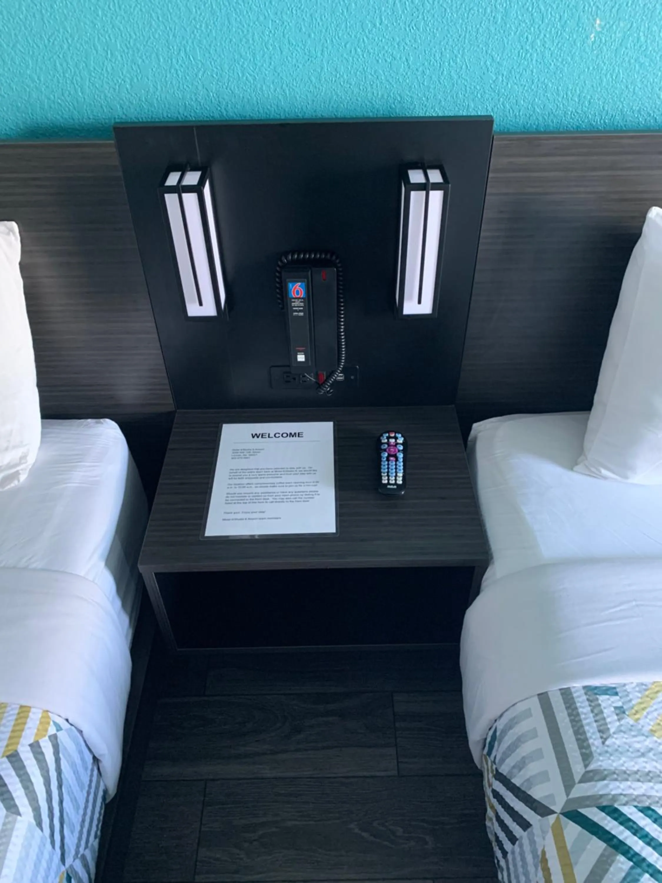 Bedroom, Bed in Motel 6-Lincoln, NE - Airport