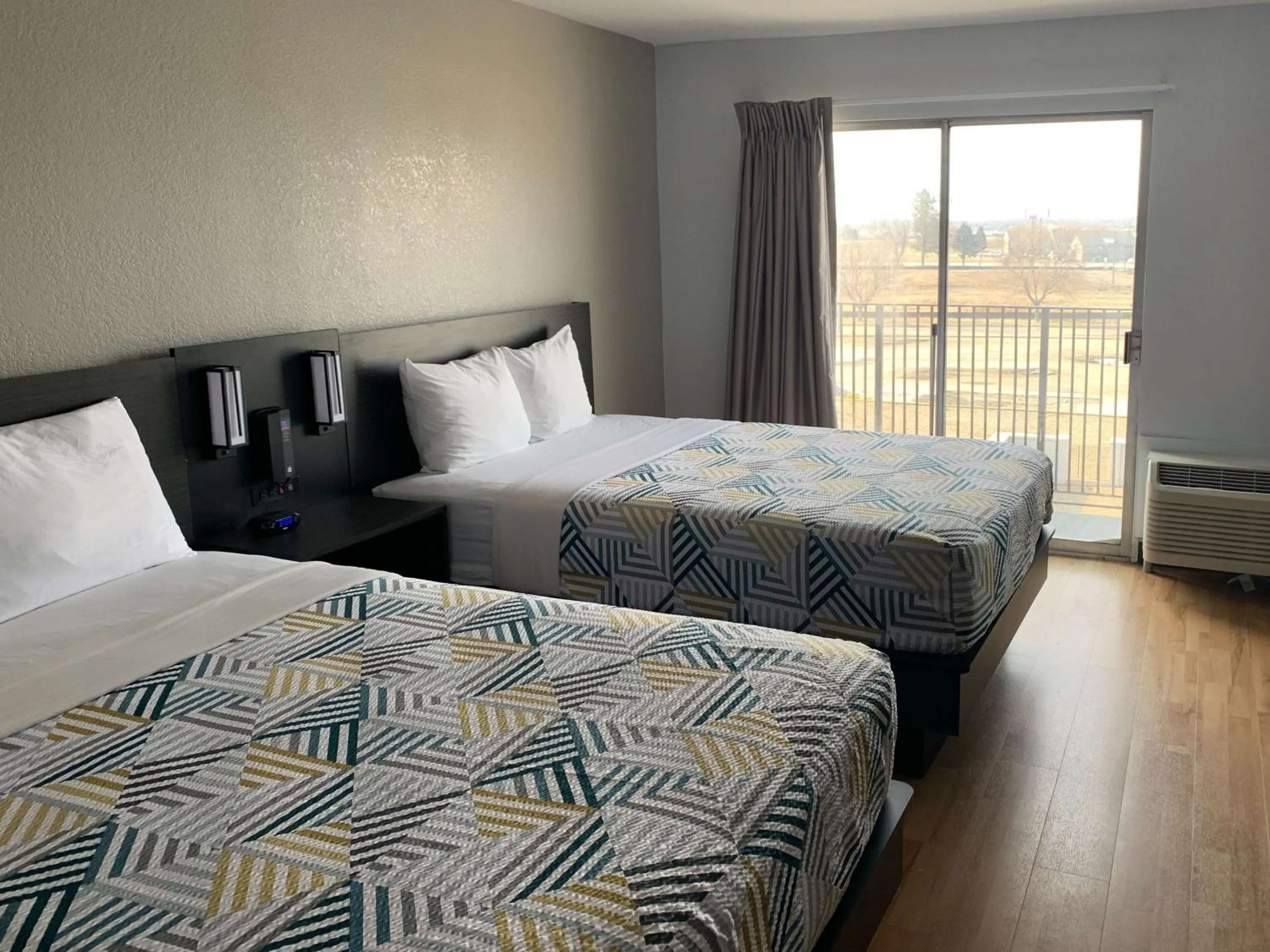 Bedroom, Bed in Motel 6-Lincoln, NE - Airport