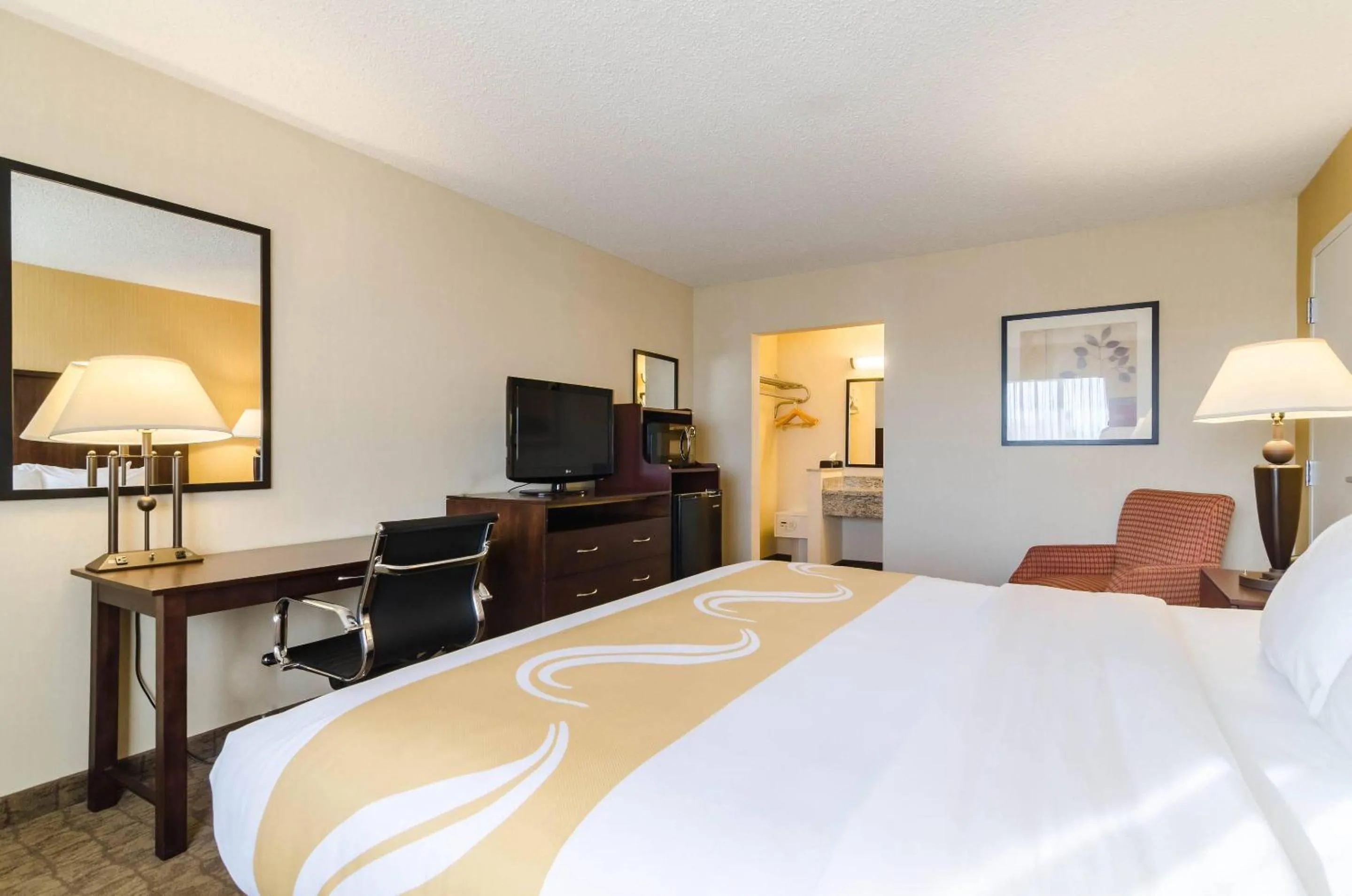 Bedroom, Bed in Quality Inn & Suites Ogallala