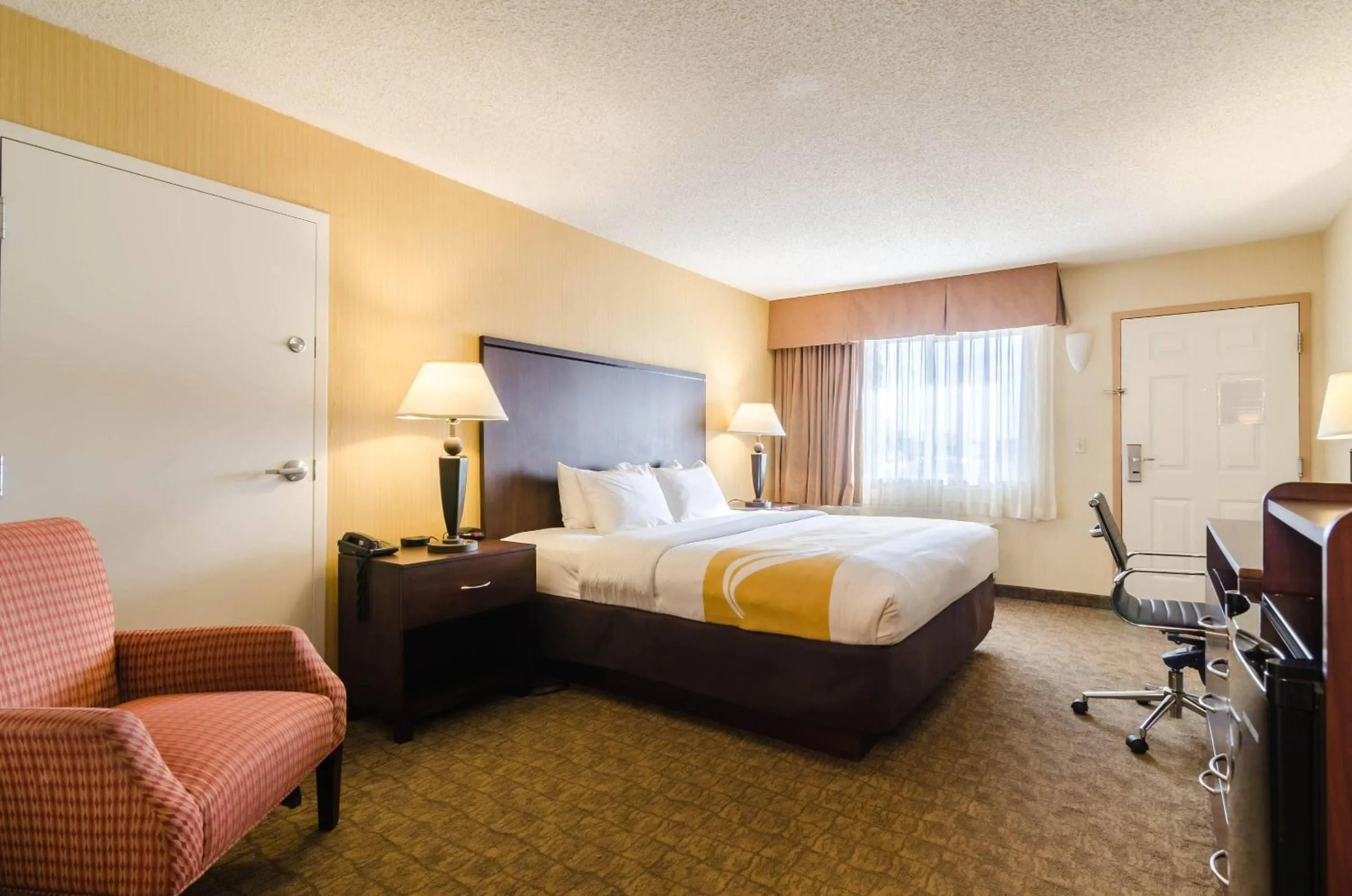 Bedroom, Bed in Quality Inn & Suites Ogallala