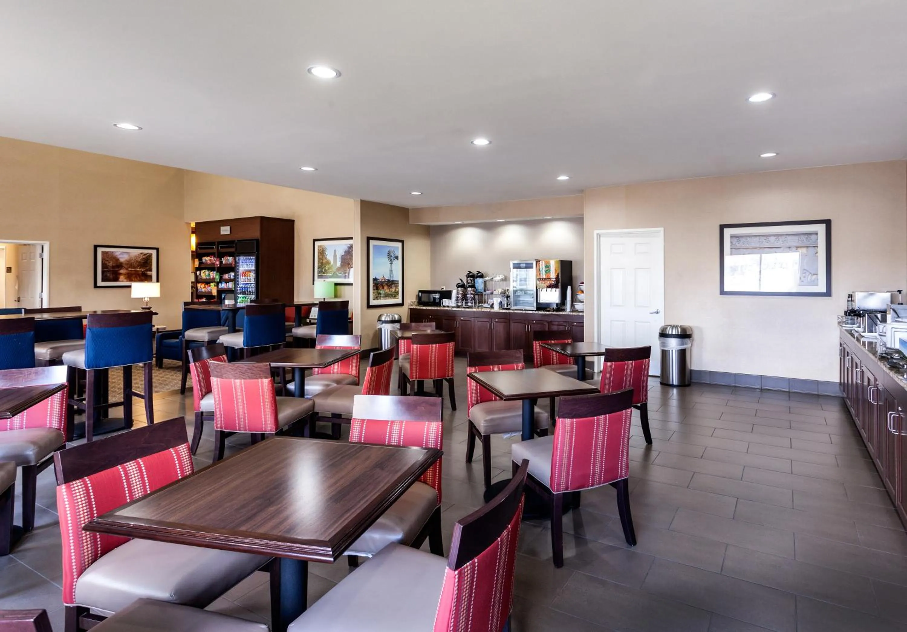 Breakfast in Comfort Suites Lincoln North