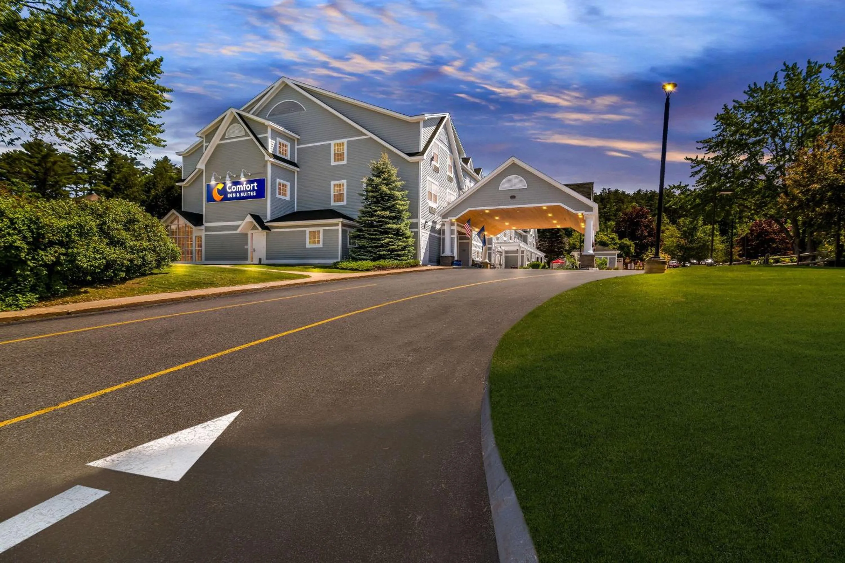Property building in Comfort Inn & Suites North Conway