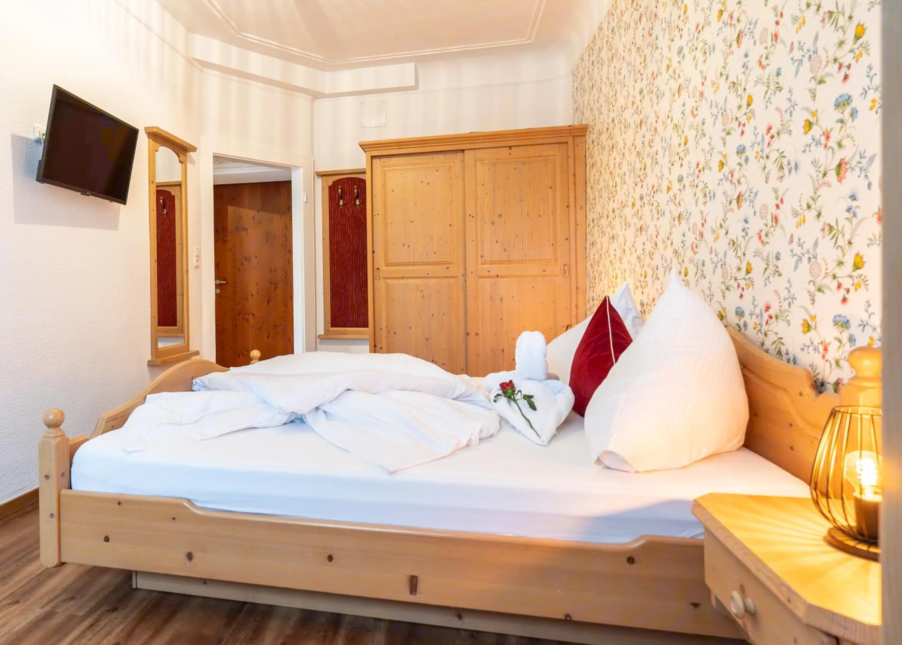 Bed in Hotel Krone Tirol