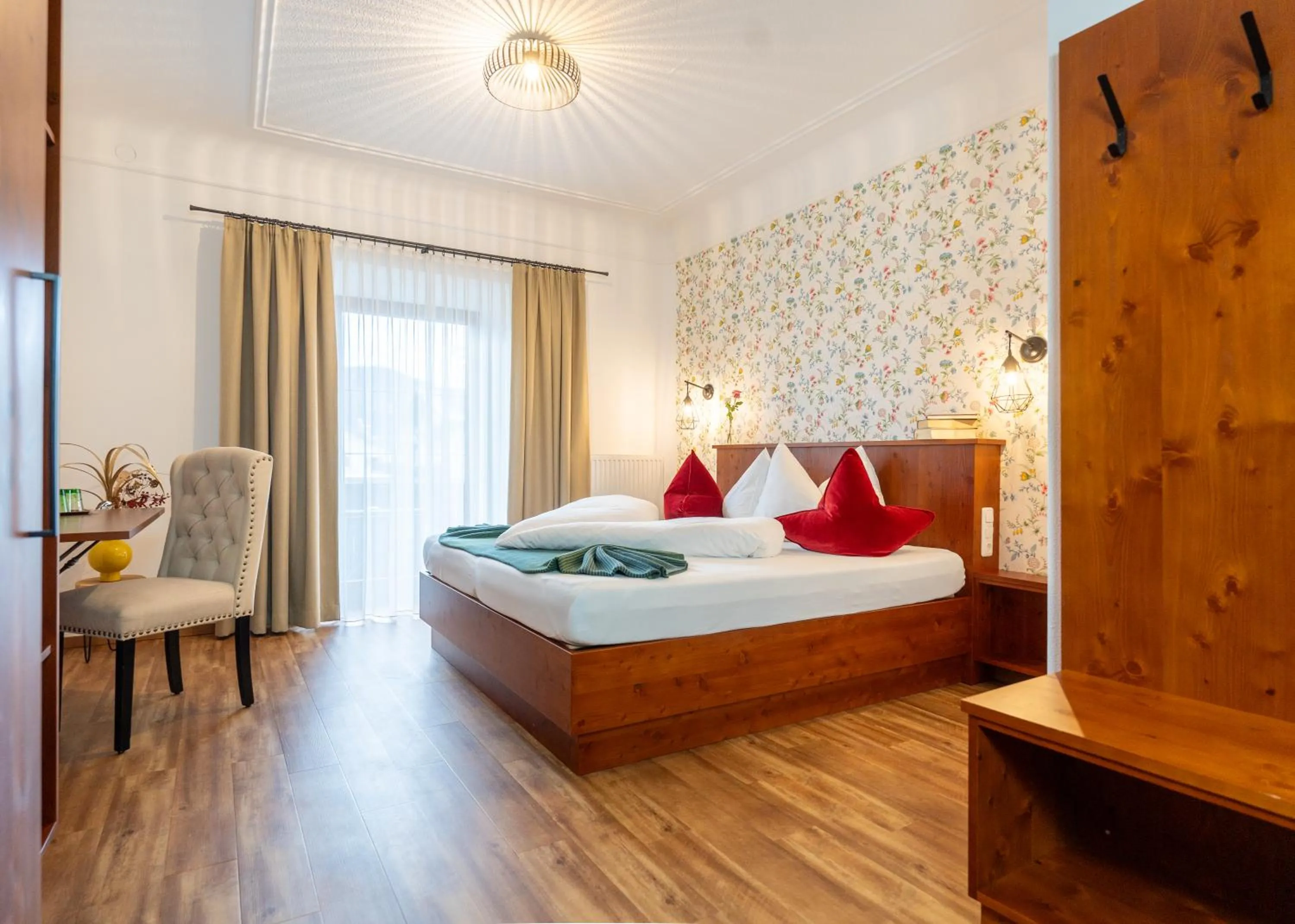 Bed in Hotel Krone Tirol