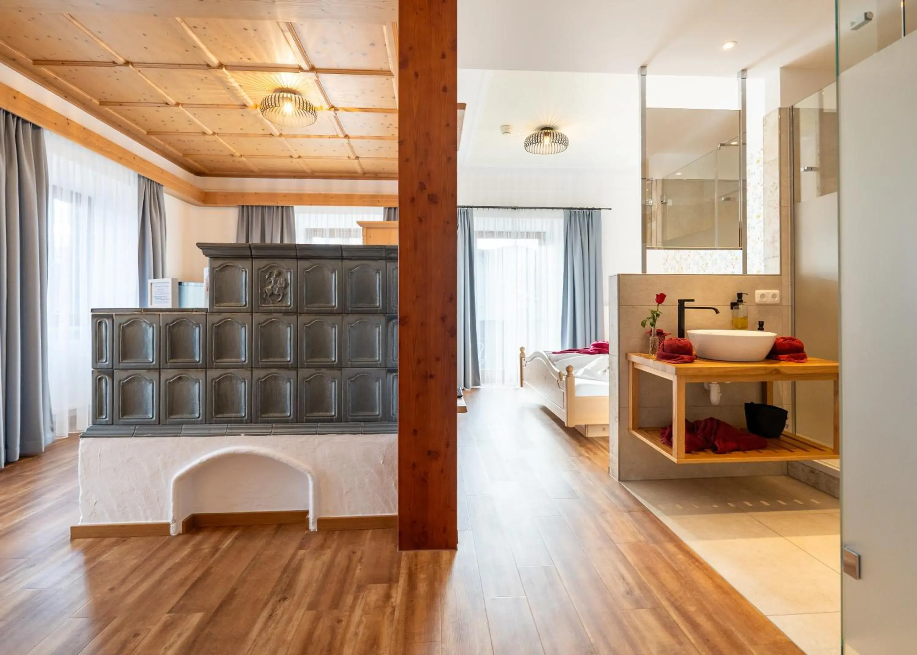 Romantic Suite in Hotel Krone Tirol Romantic Suite in Hotel Krone Tirol