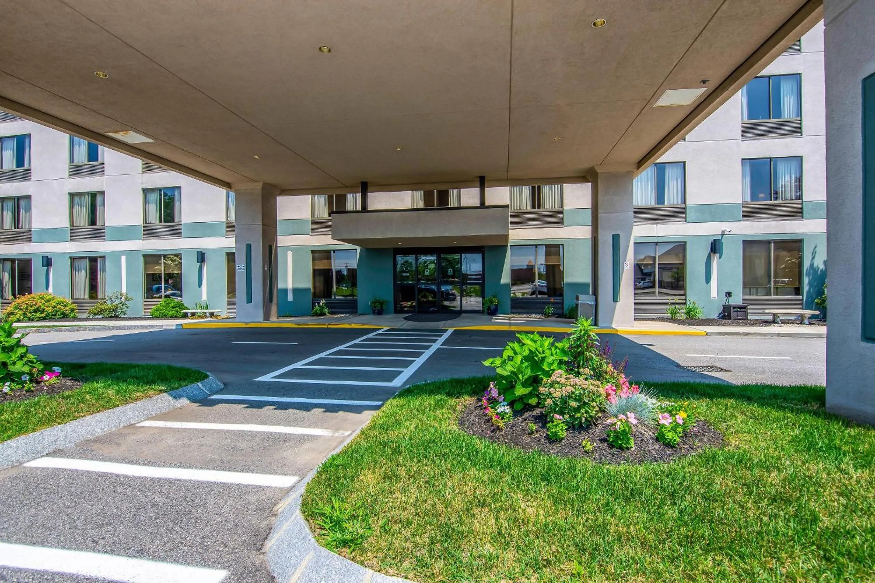 Property building in Quality Inn Portsmouth