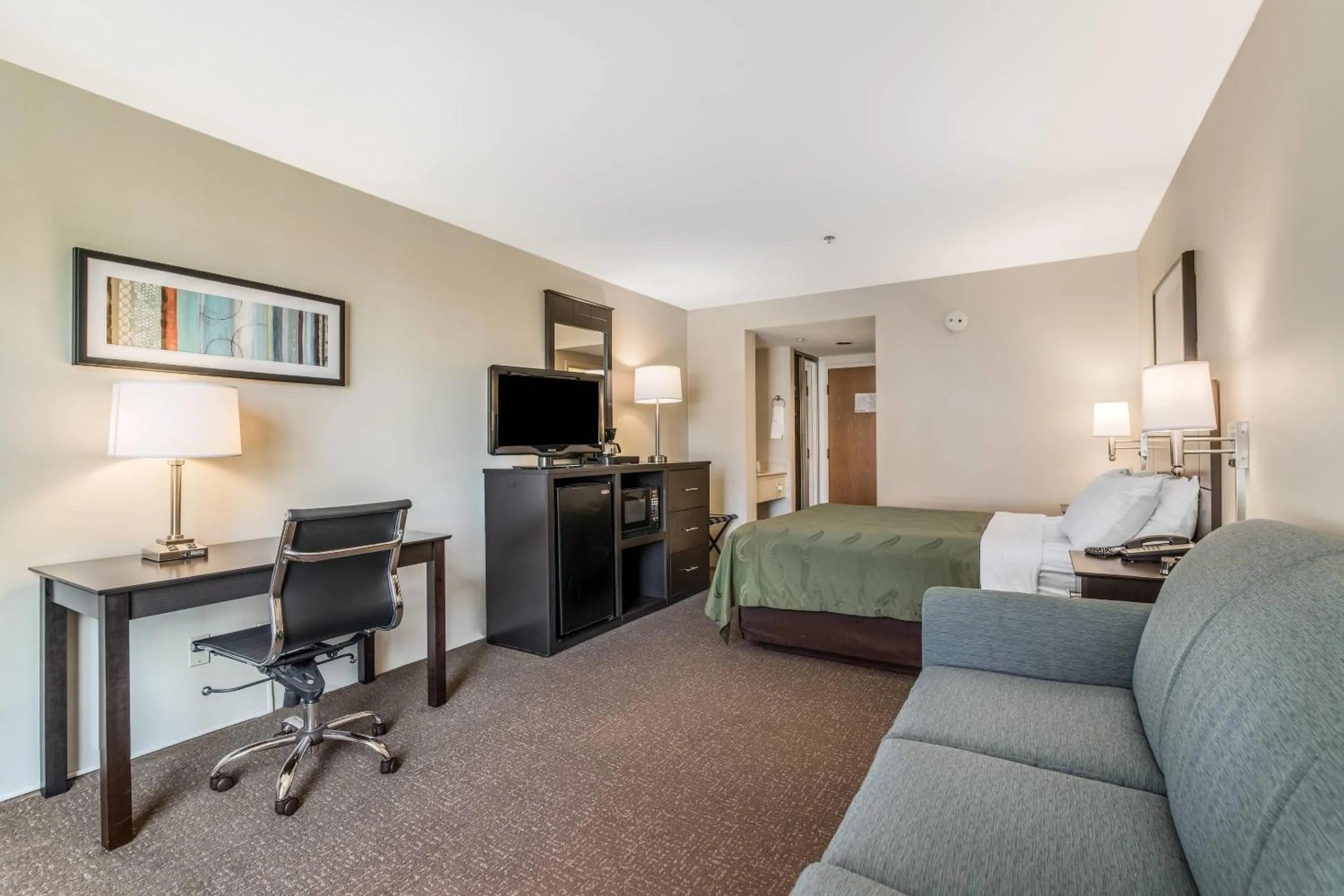 Bedroom in Quality Inn Portsmouth