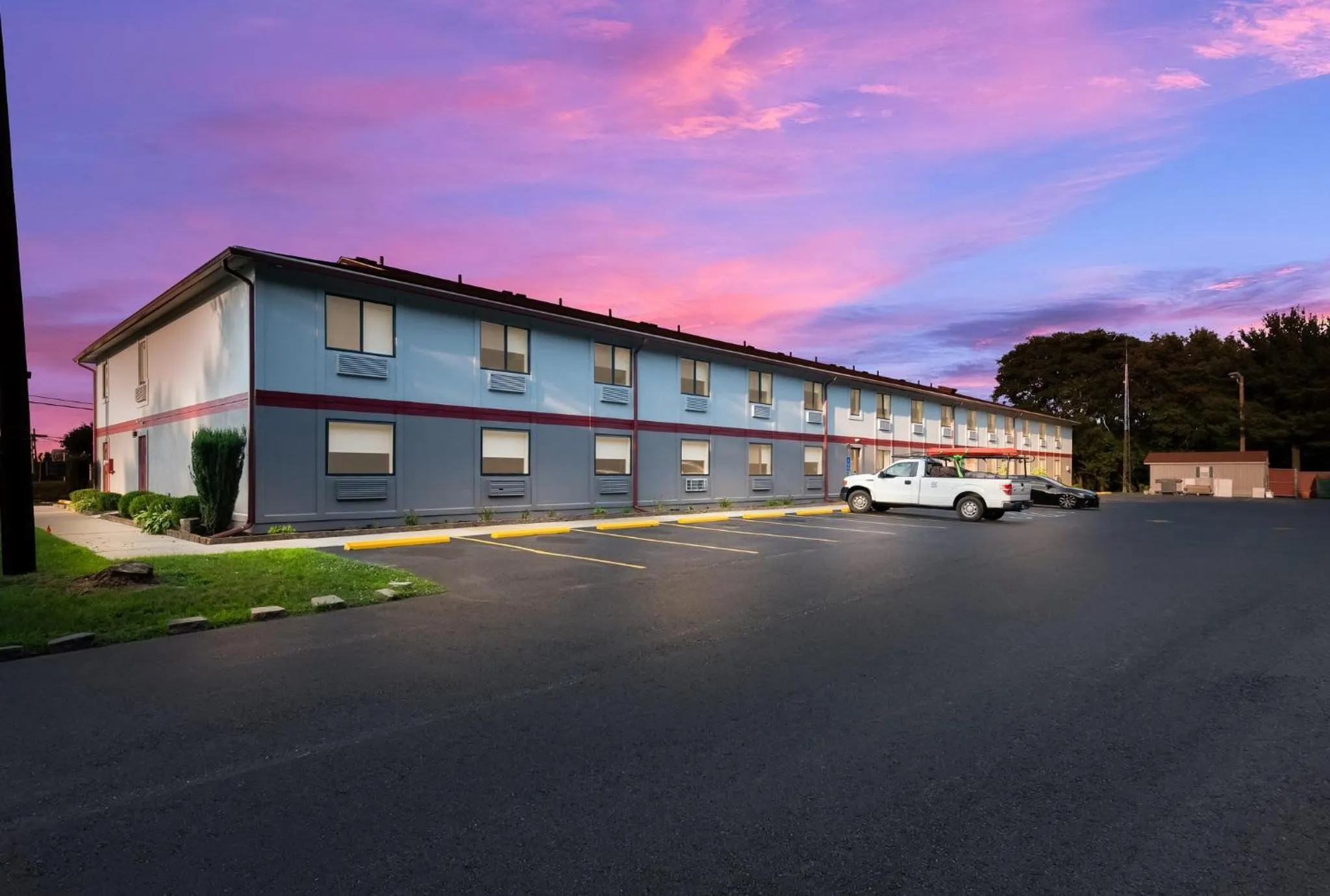 Property building in Red Roof Inn & Suites Vineland - Buena