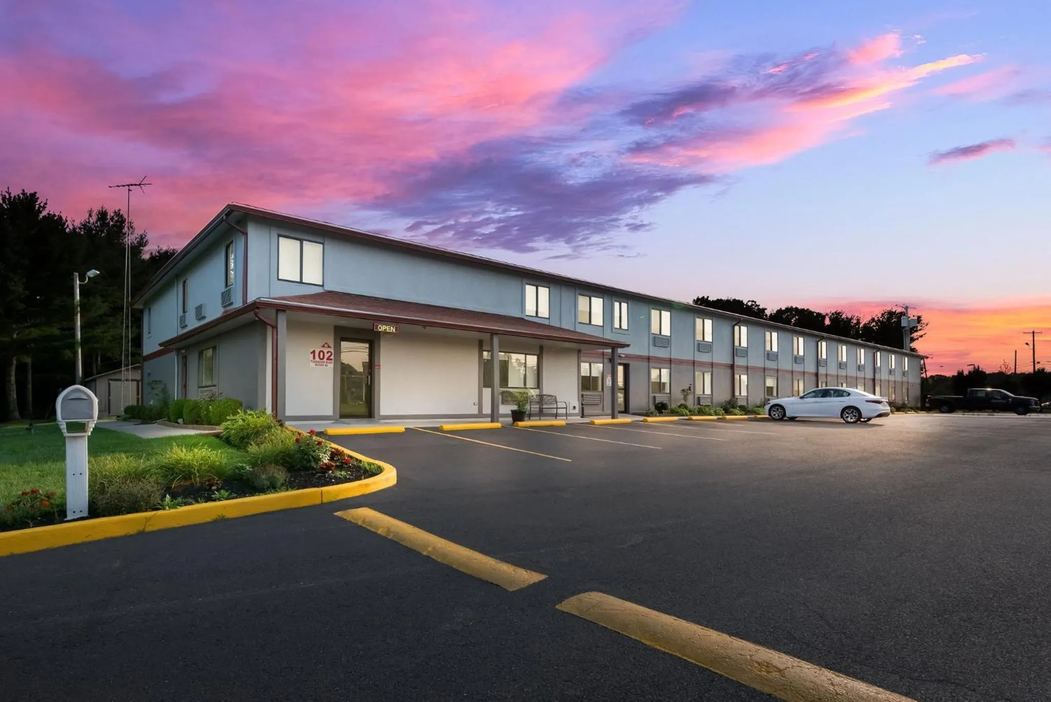Property building in Red Roof Inn & Suites Vineland - Buena