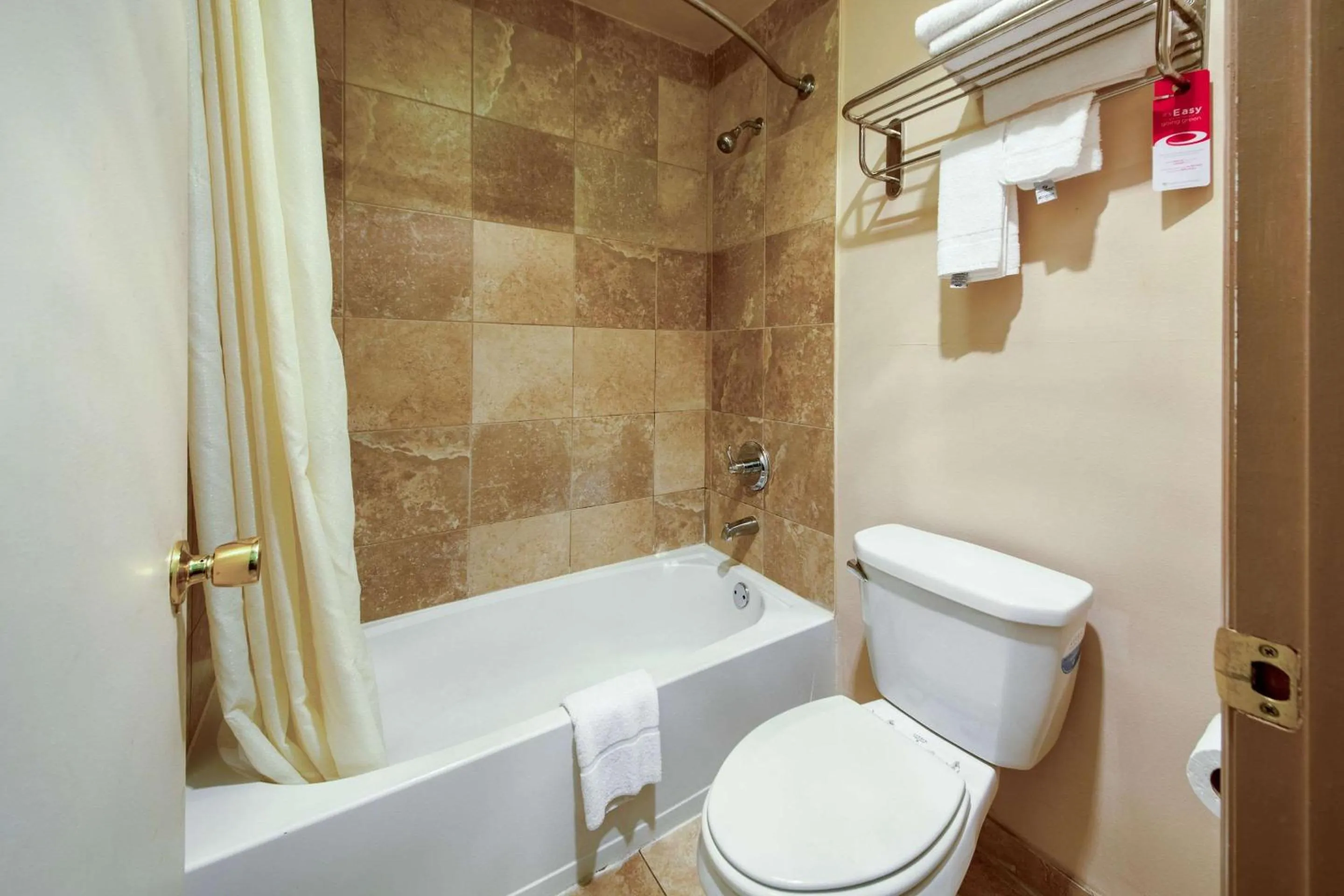 Photo of the whole room in Econo Lodge Mount Laurel - Philadelphia East