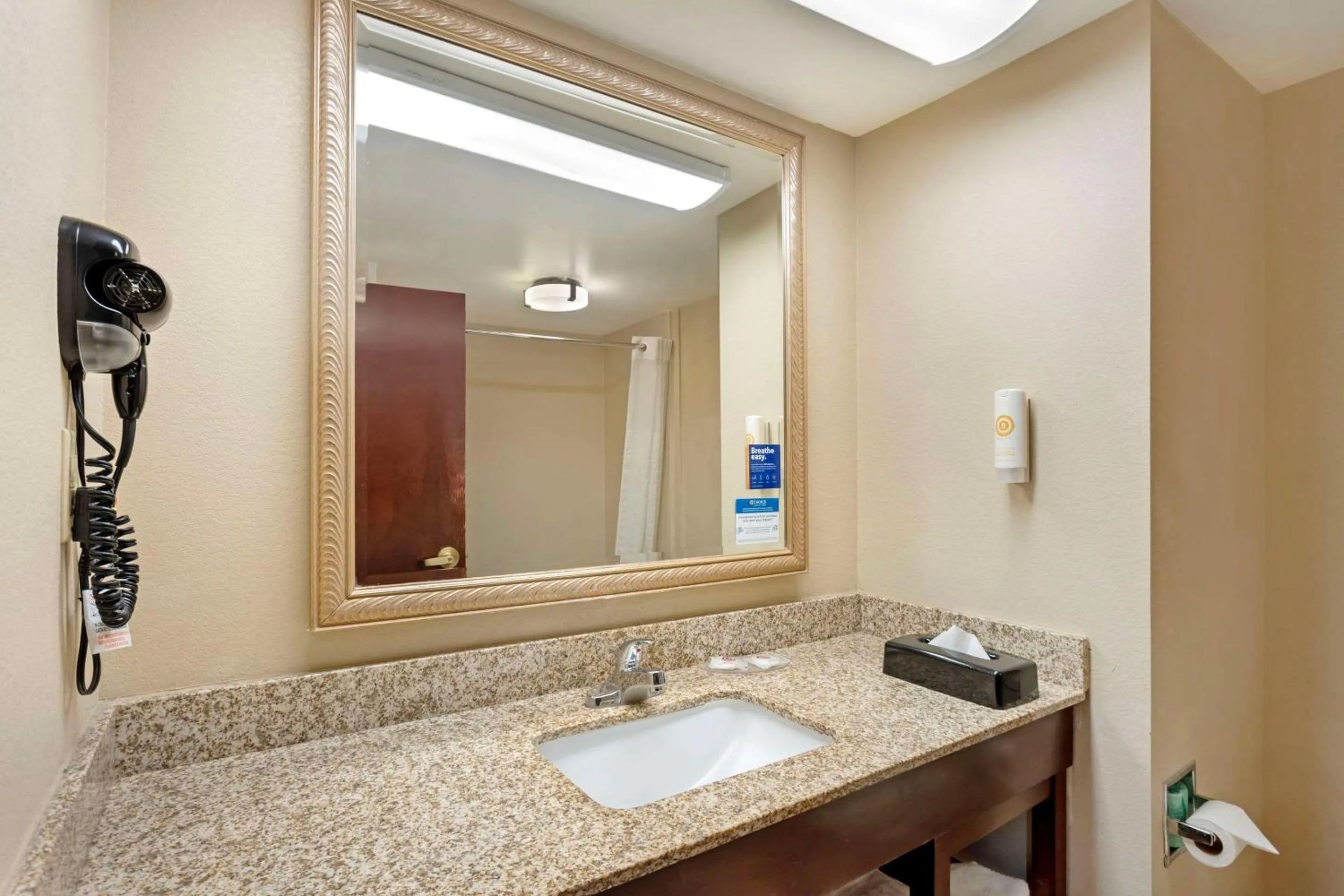 Bedroom in Comfort Inn & Suites Carneys Point - Pennsville