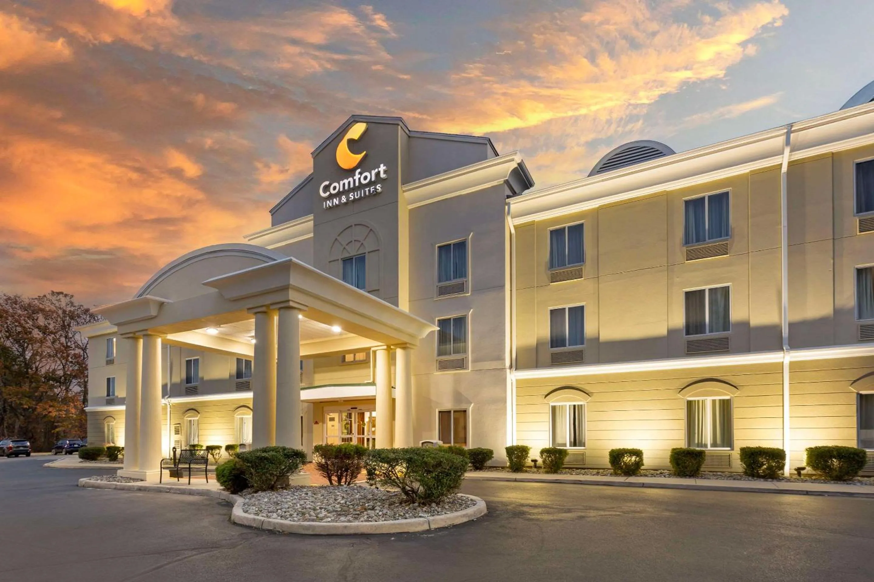 Property building in Comfort Inn & Suites Carneys Point - Pennsville
