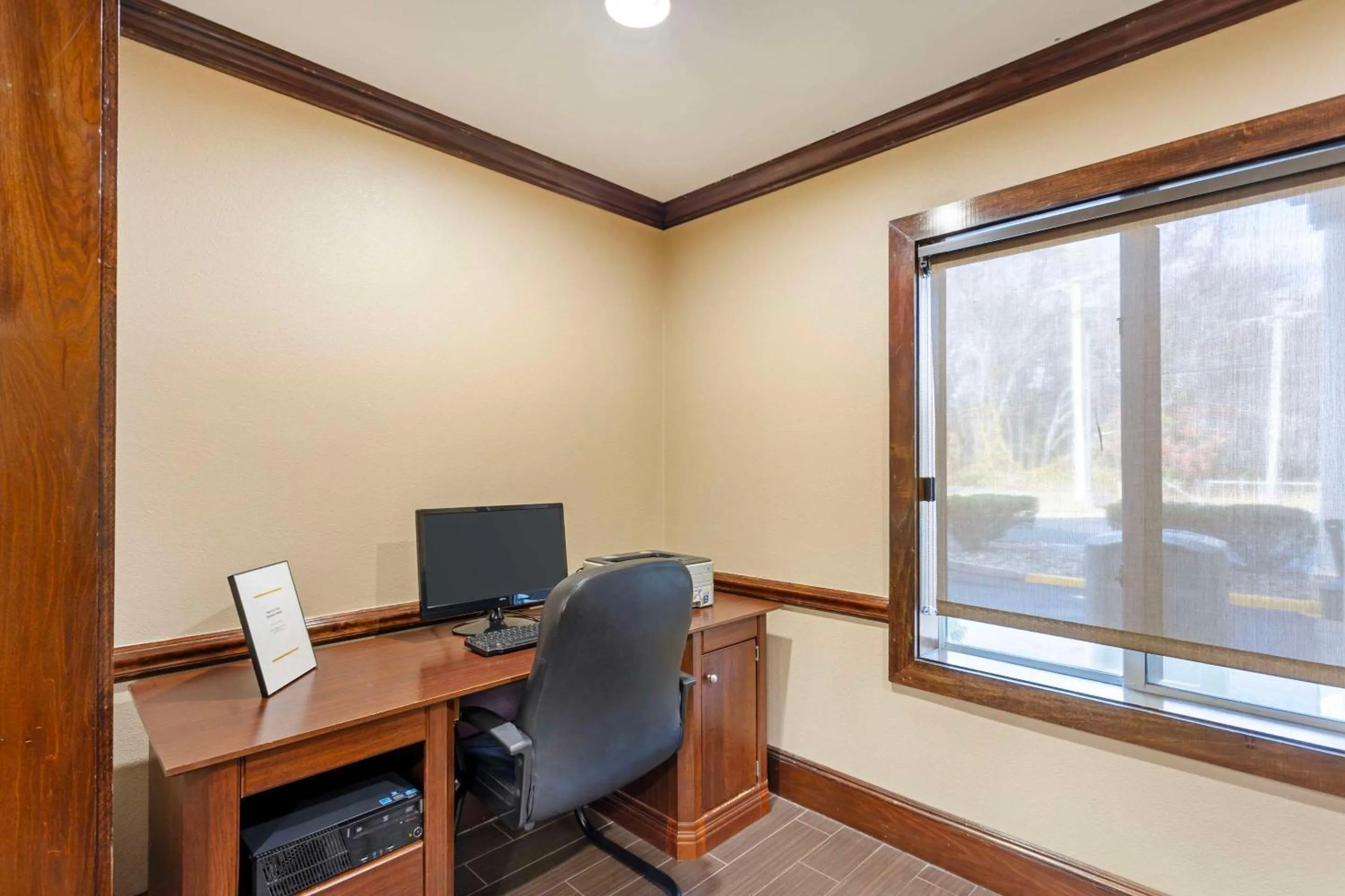 Business facilities in Comfort Inn & Suites Carneys Point - Pennsville