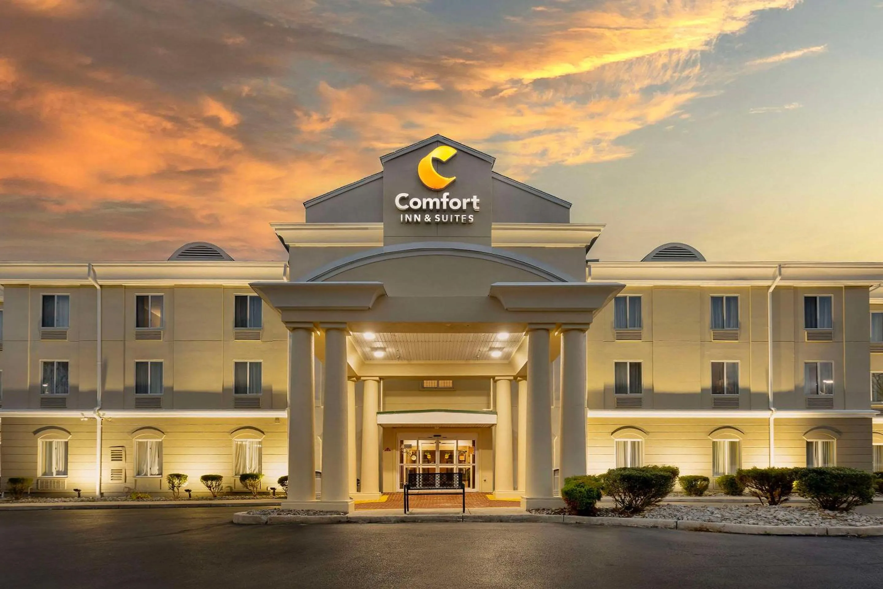 Property building in Comfort Inn & Suites Carneys Point - Pennsville