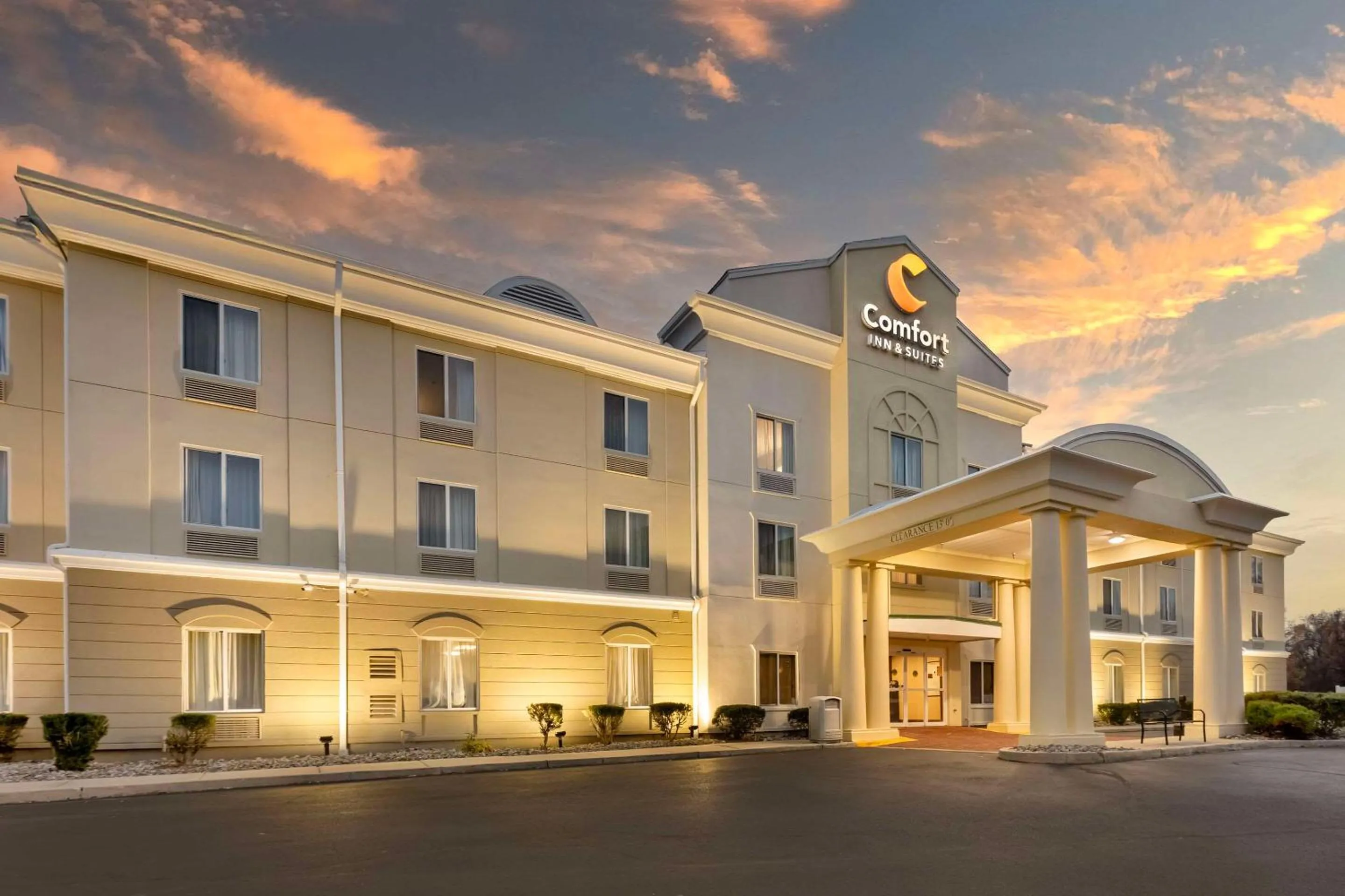 Property building in Comfort Inn & Suites Carneys Point - Pennsville