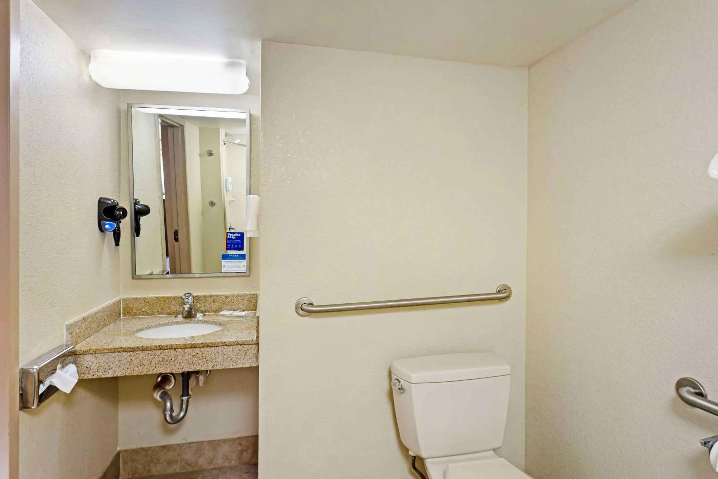 Bedroom in Comfort Inn & Suites Carneys Point - Pennsville