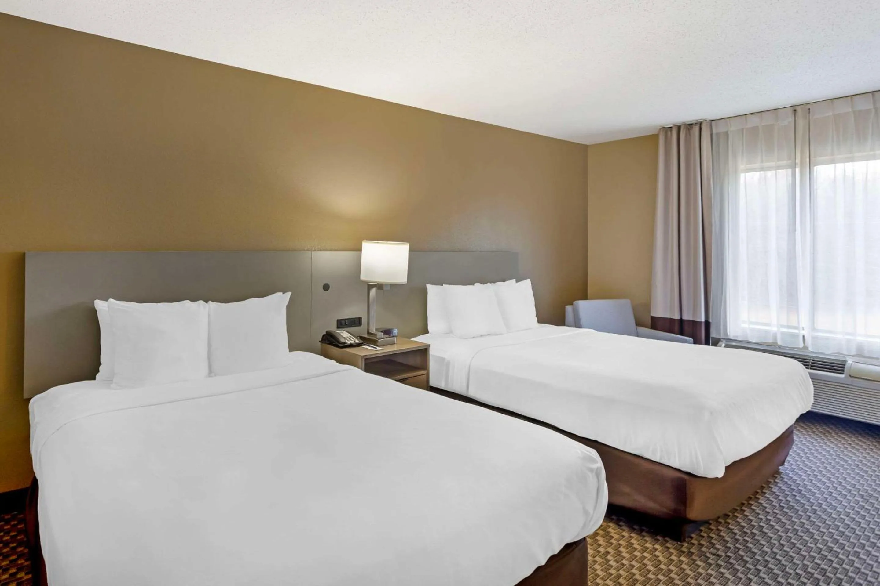 Bedroom, Bed in Comfort Inn & Suites Carneys Point - Pennsville