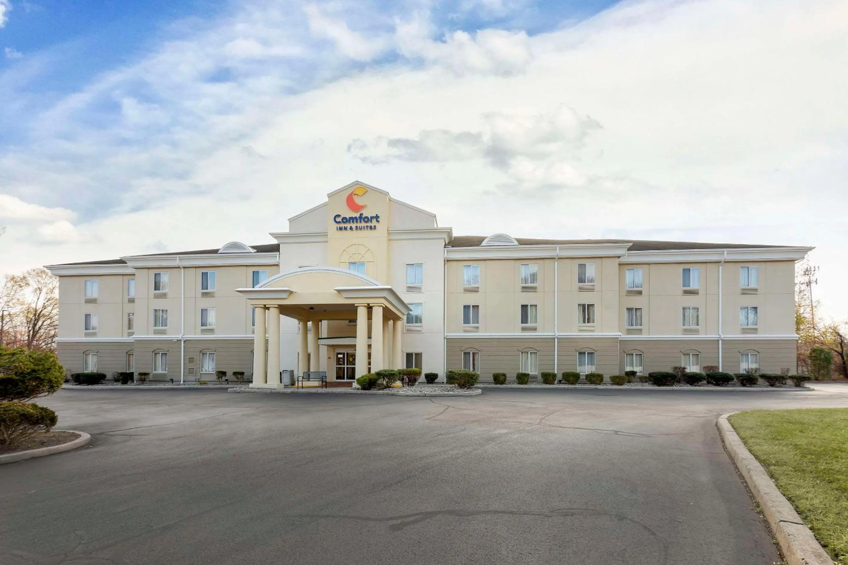 Property building in Comfort Inn & Suites Carneys Point - Pennsville
