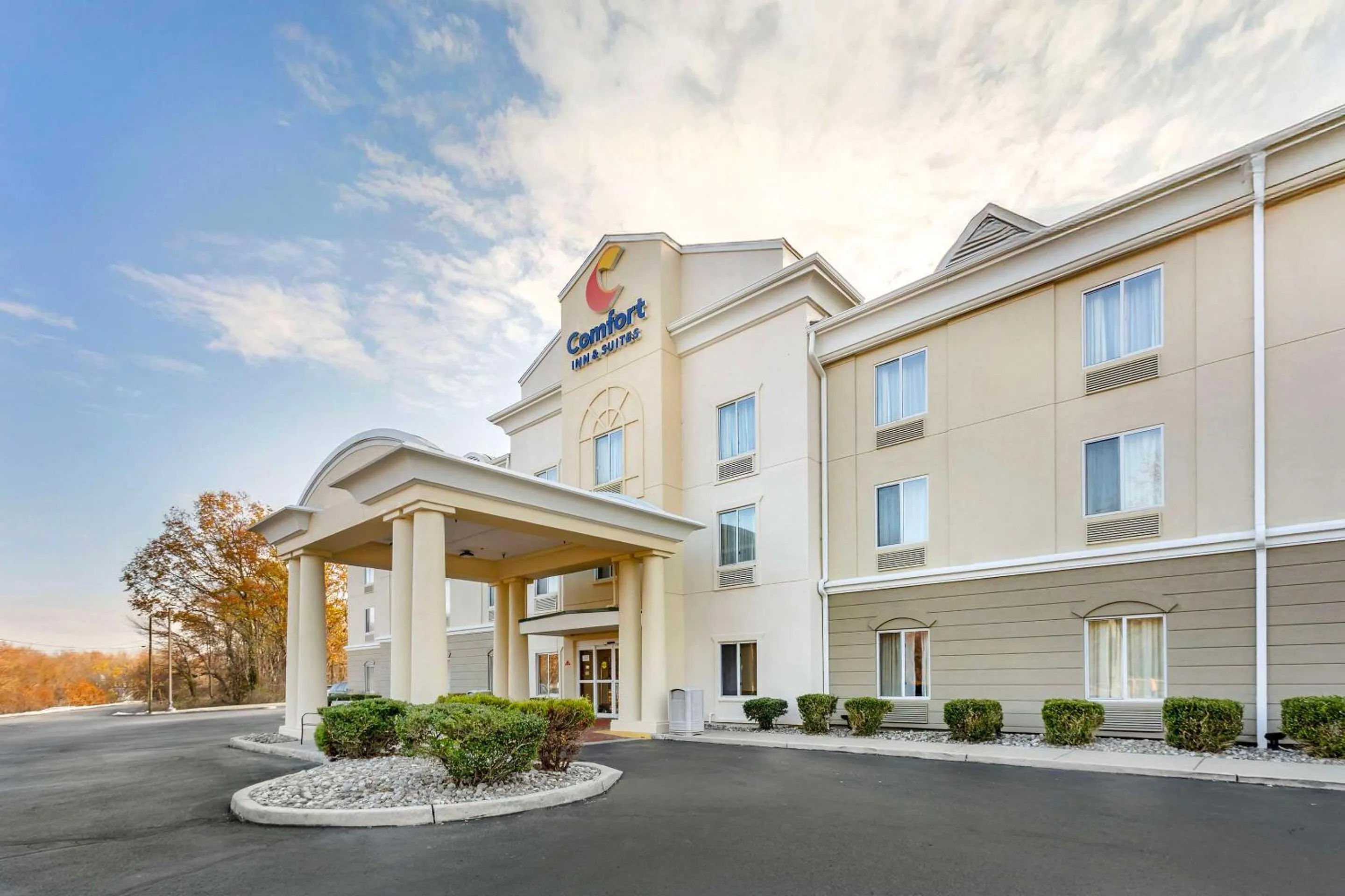 Property building in Comfort Inn & Suites Carneys Point - Pennsville